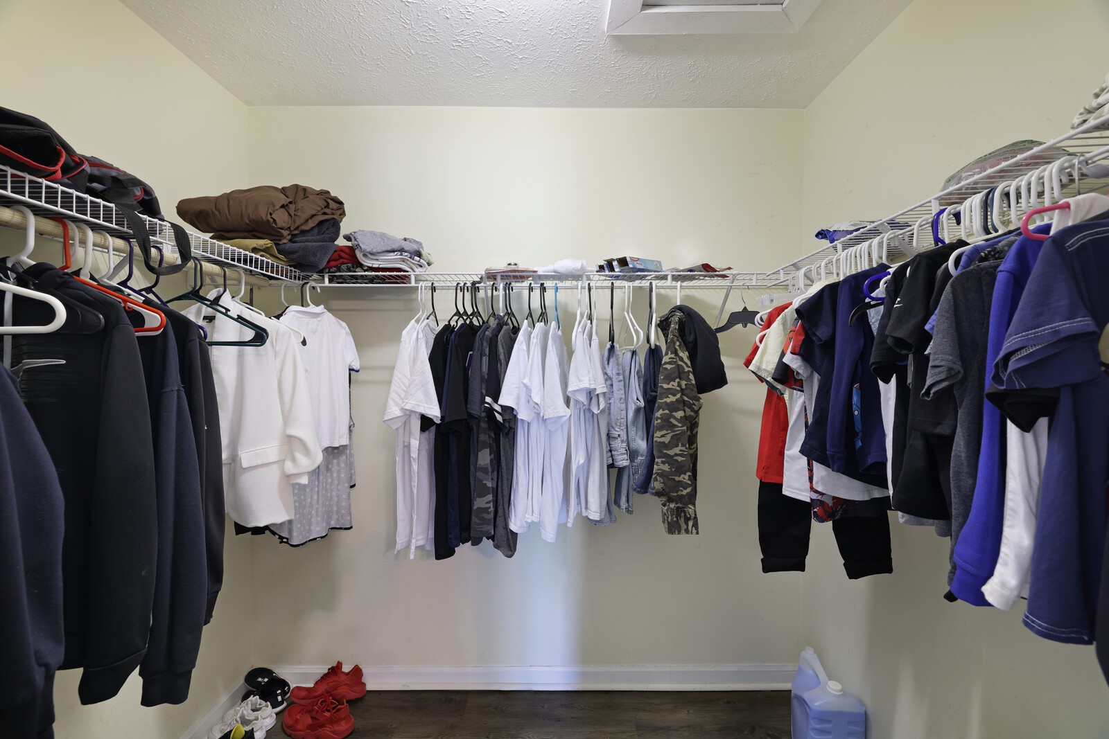 3128 Roundwood Forest Ln