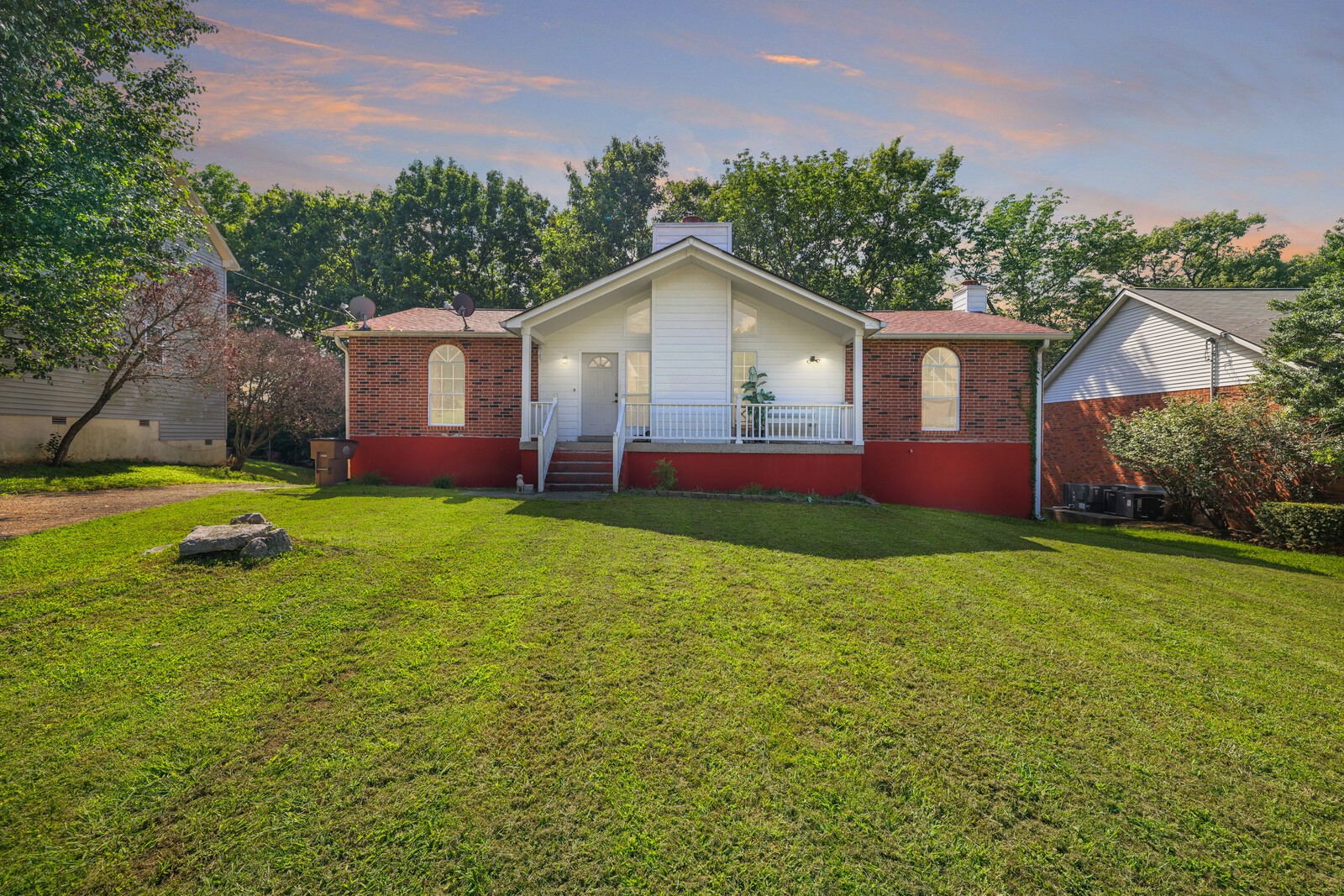 3128 Roundwood Forest Ln