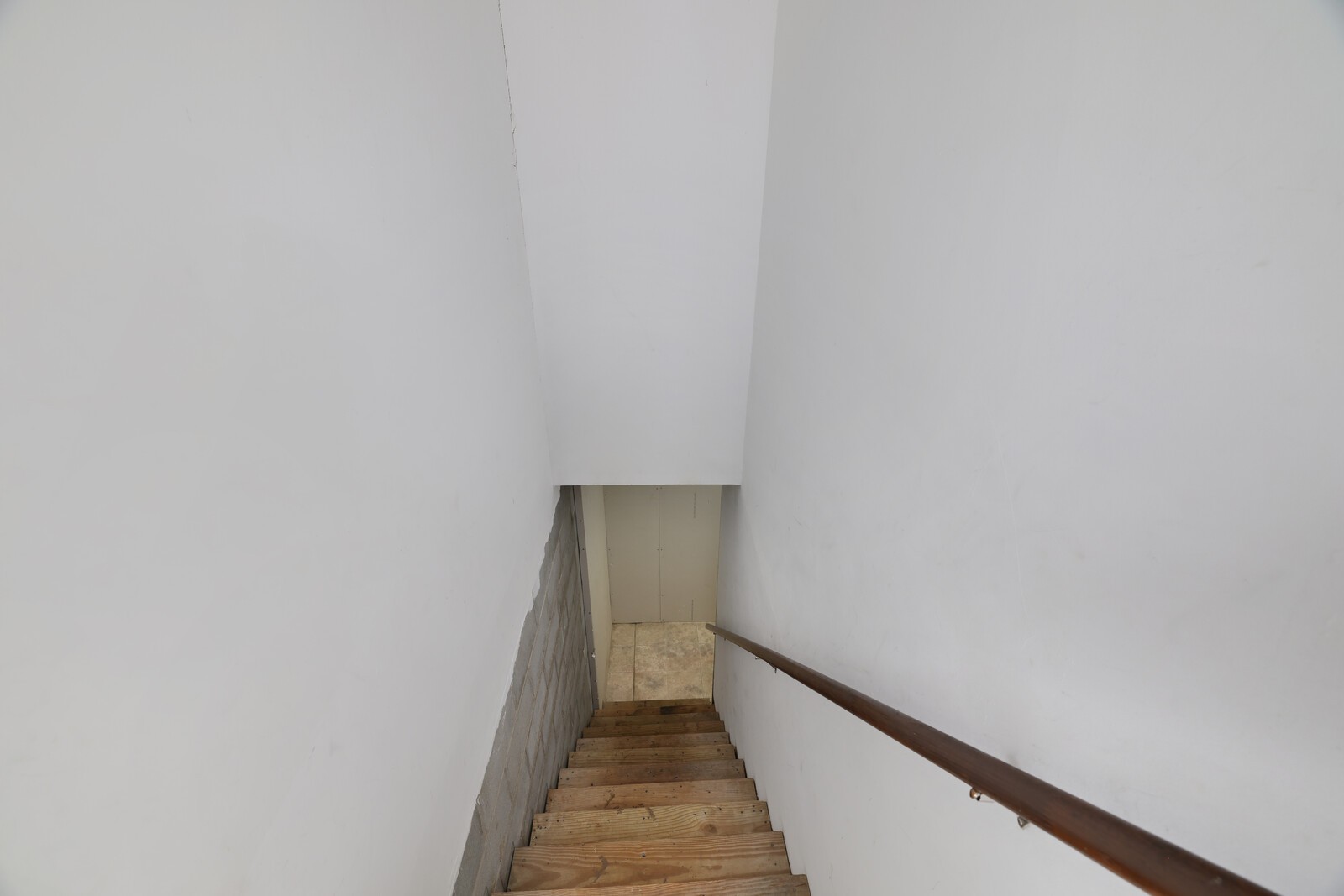 3128 Roundwood Forest Ln