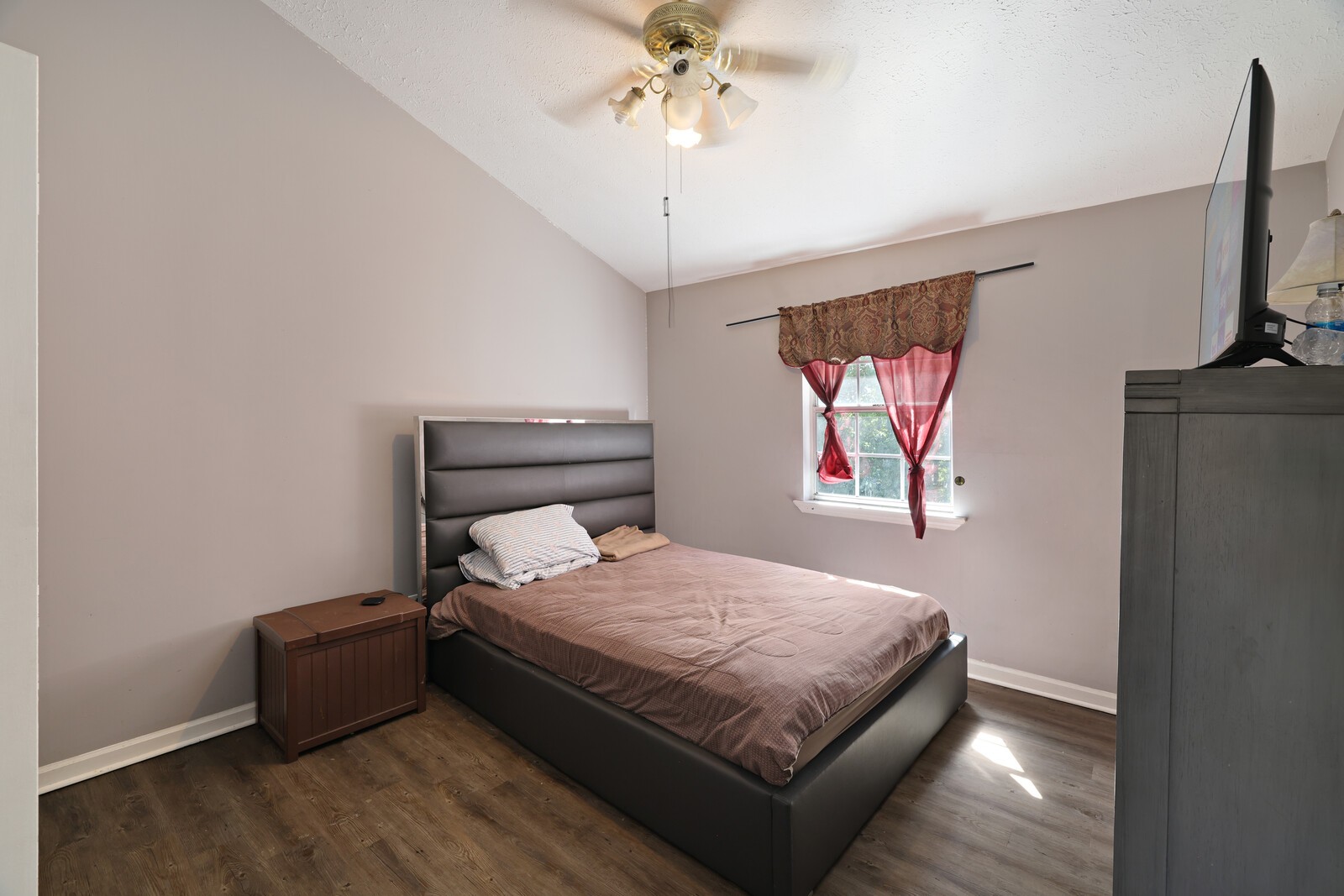 3128 Roundwood Forest Ln