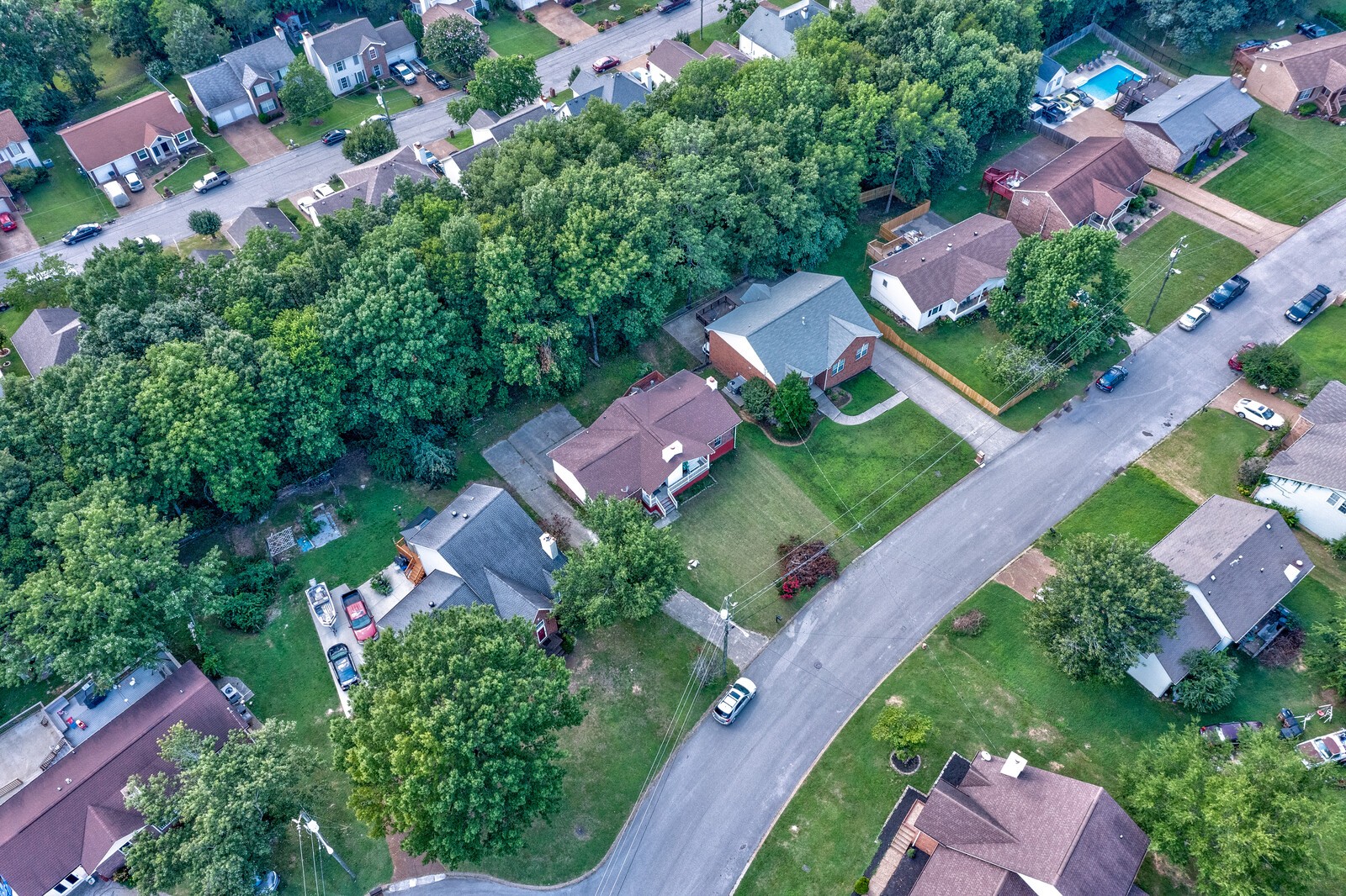 3128 Roundwood Forest Ln