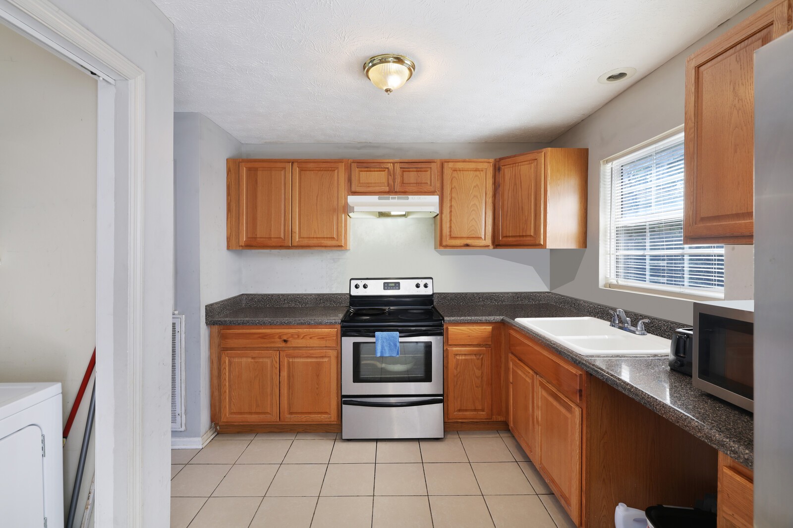 3128 Roundwood Forest Ln