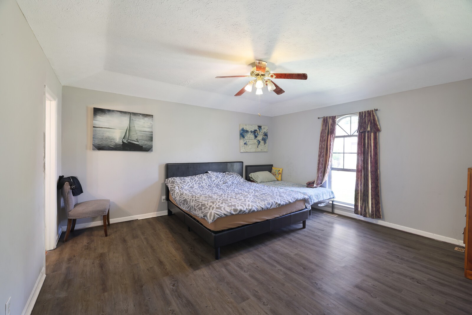 3128 Roundwood Forest Ln