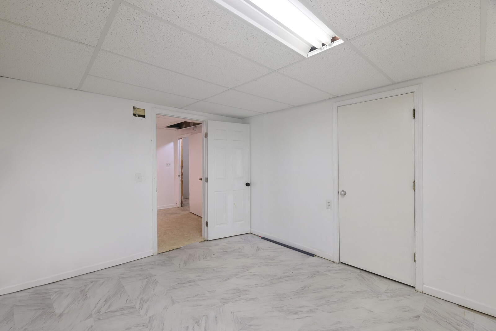 3128 Roundwood Forest Ln