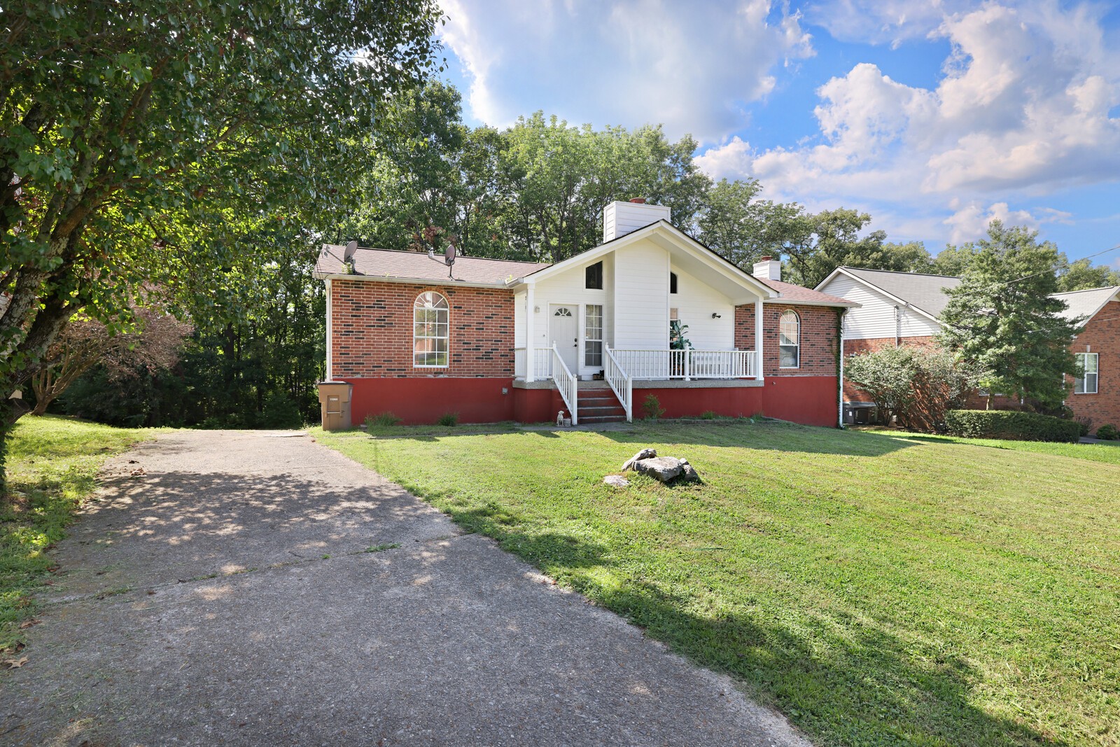 3128 Roundwood Forest Ln