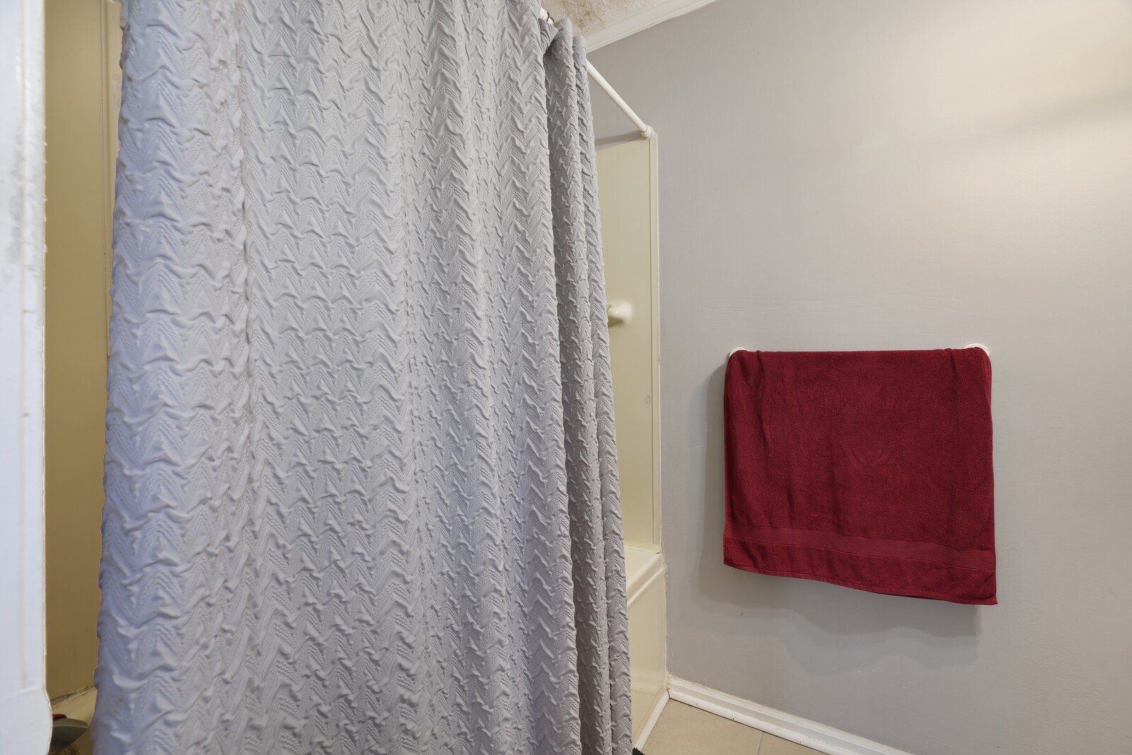 3128 Roundwood Forest Ln