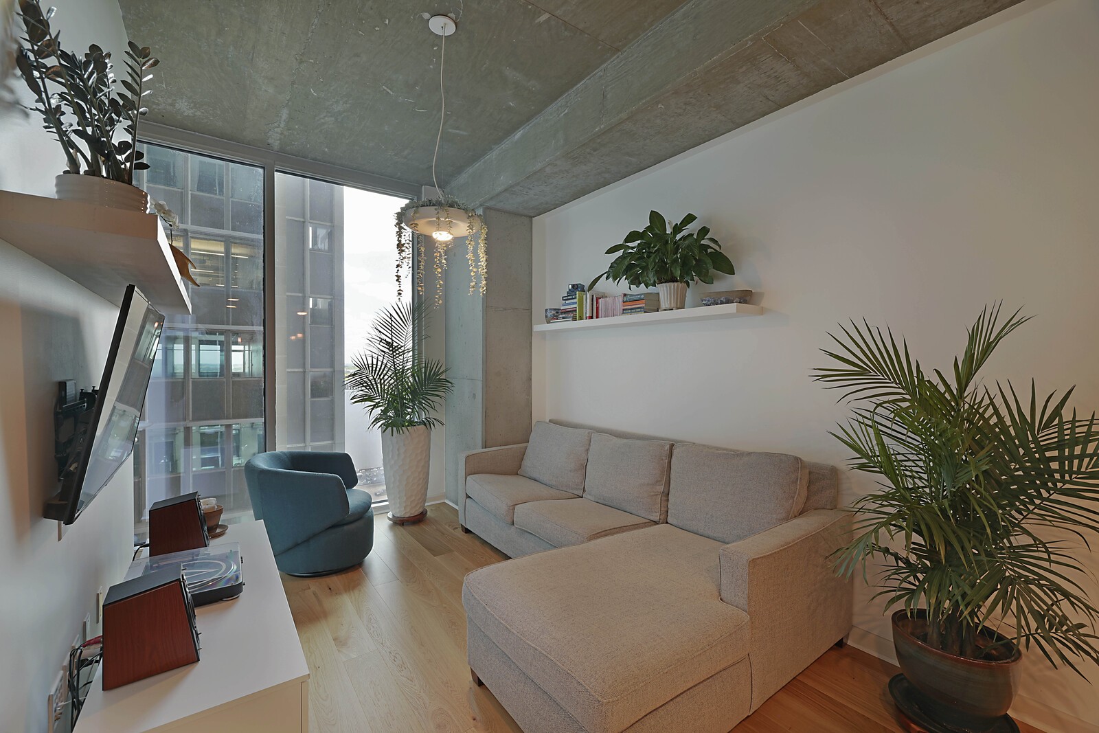 415 Church St Unit: 1509