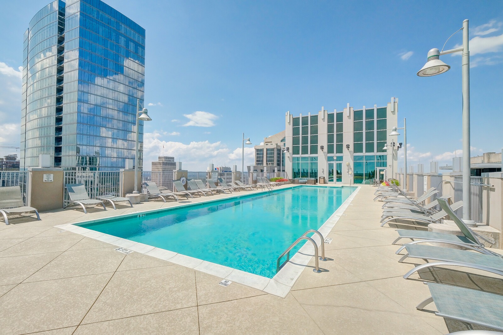 415 Church St Unit: 1509