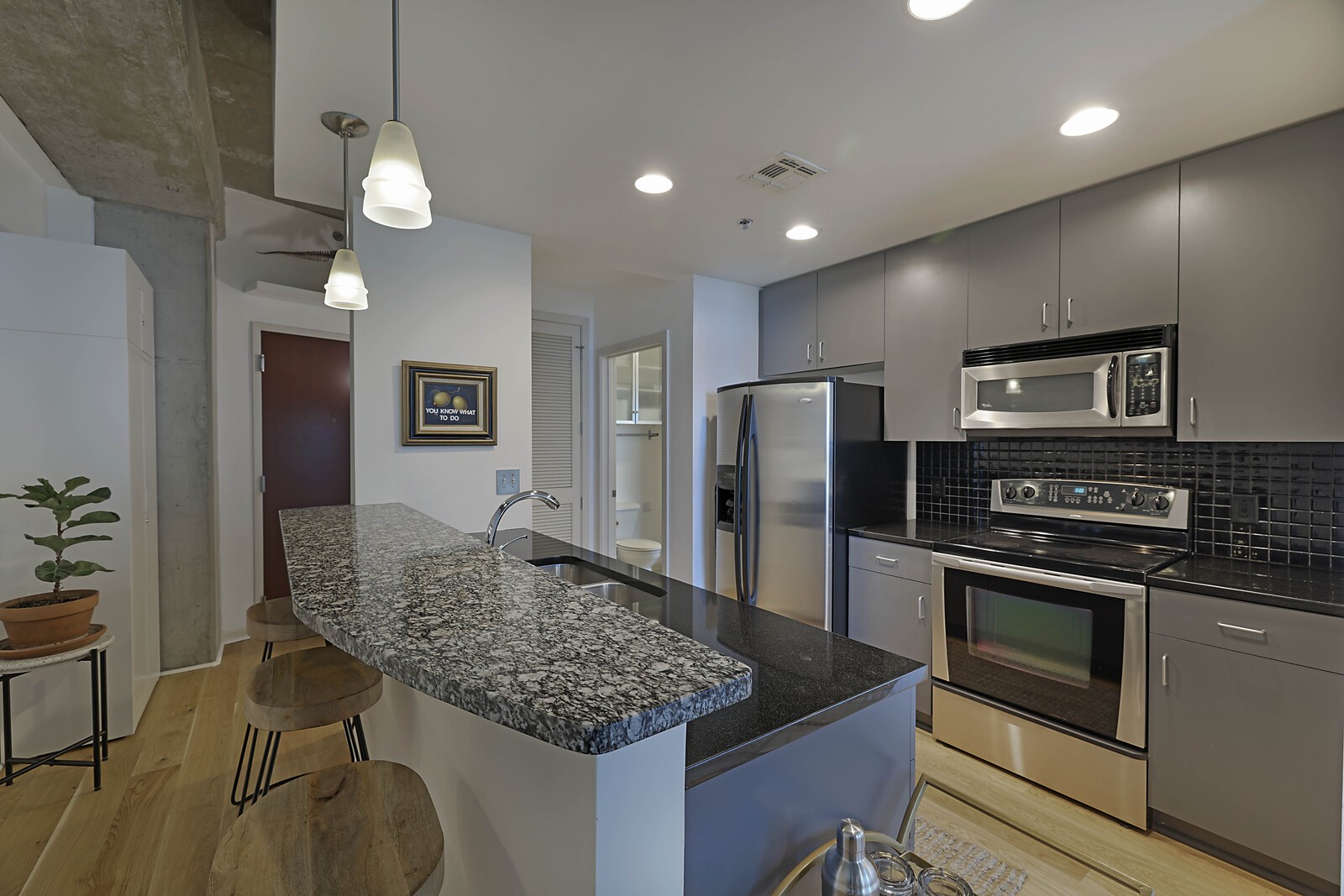 415 Church St Unit: 1509