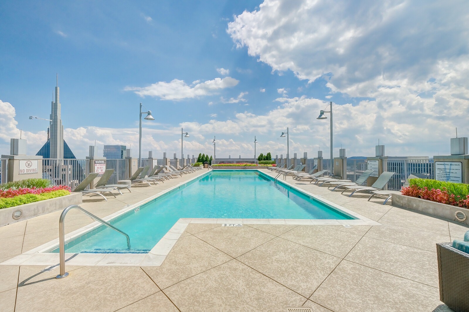 415 Church St Unit: 1509