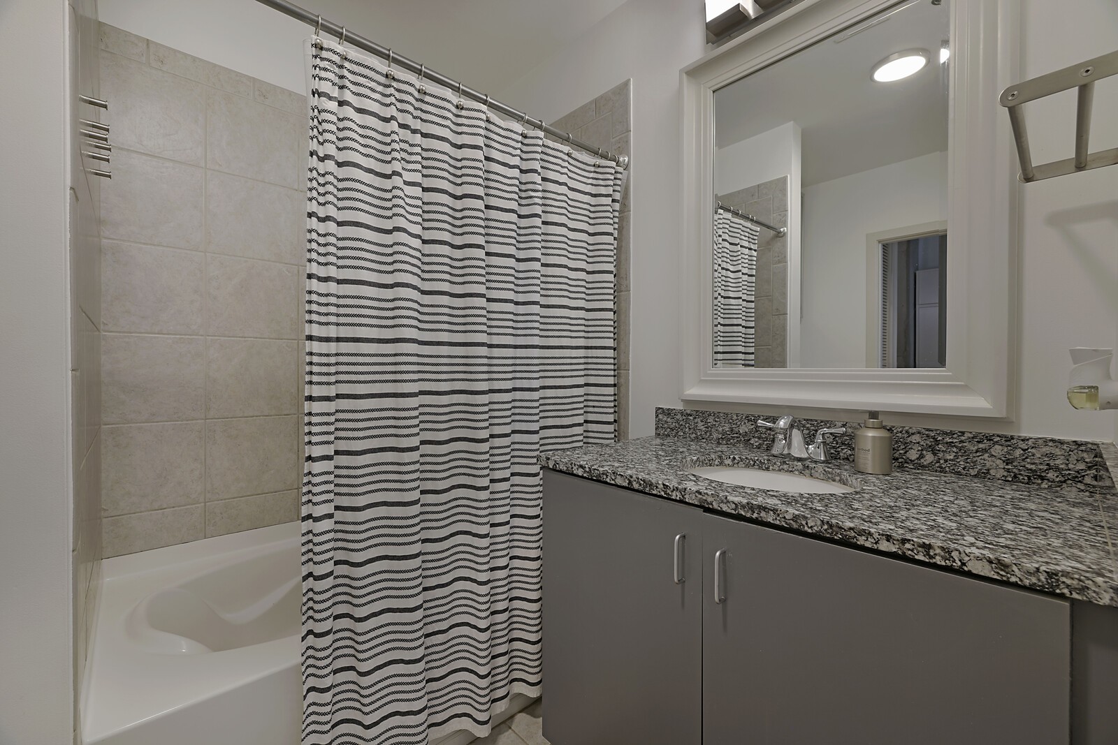 415 Church St Unit: 1509