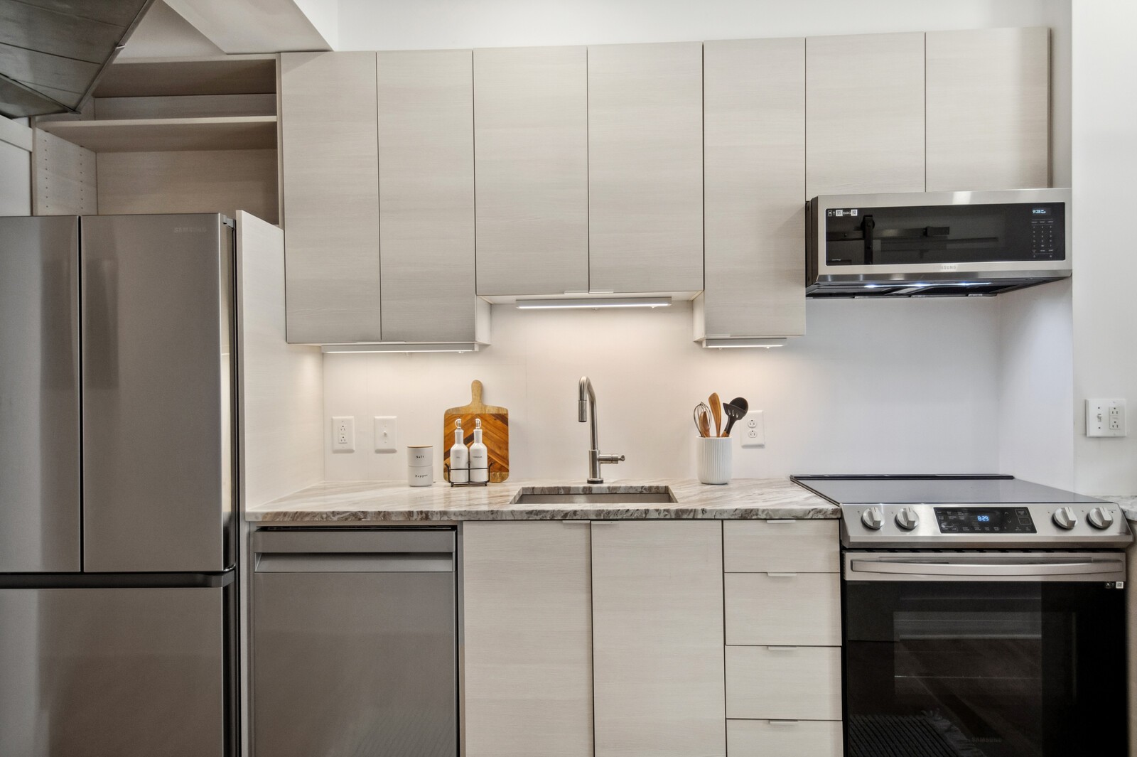 700 Church St Unit: 502