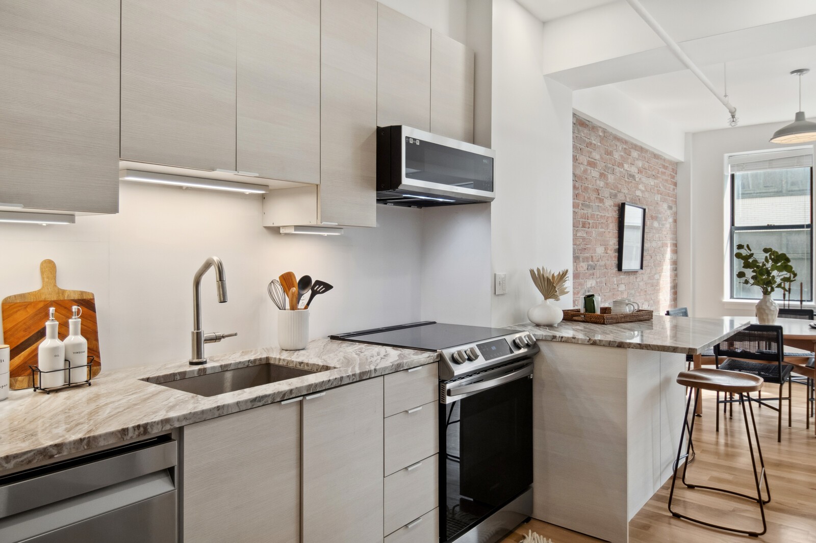 700 Church St Unit: 502