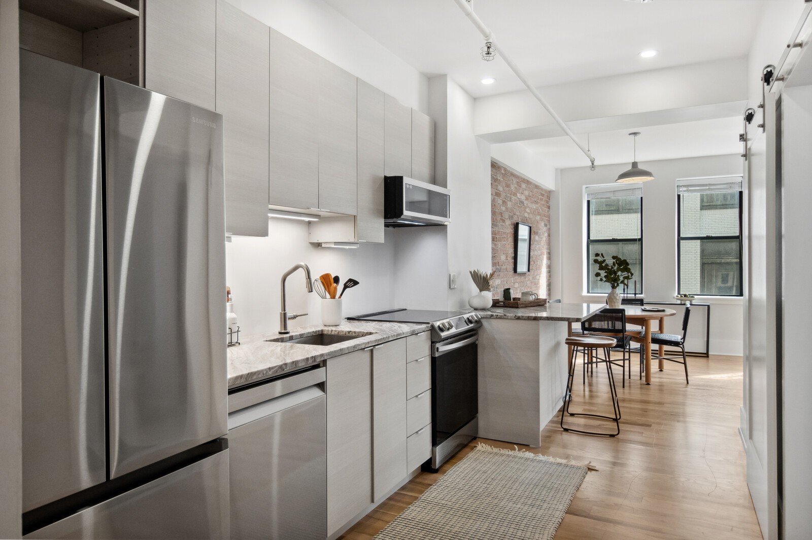 700 Church St Unit: 502