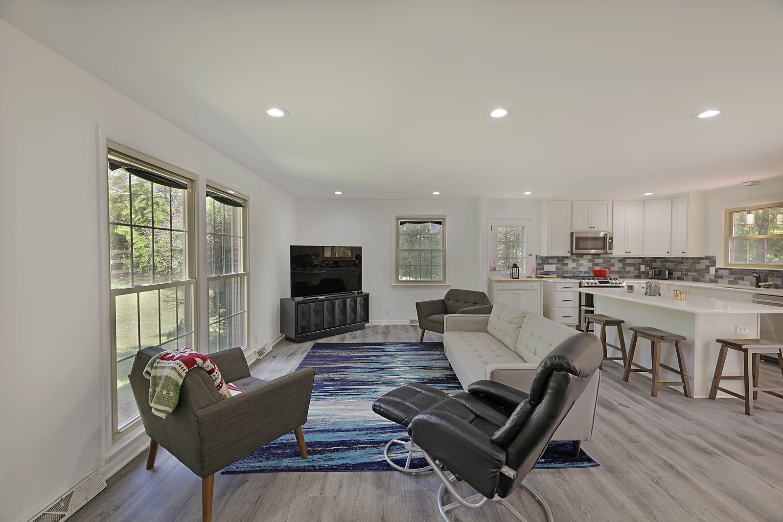 306 Woodlawn Dr