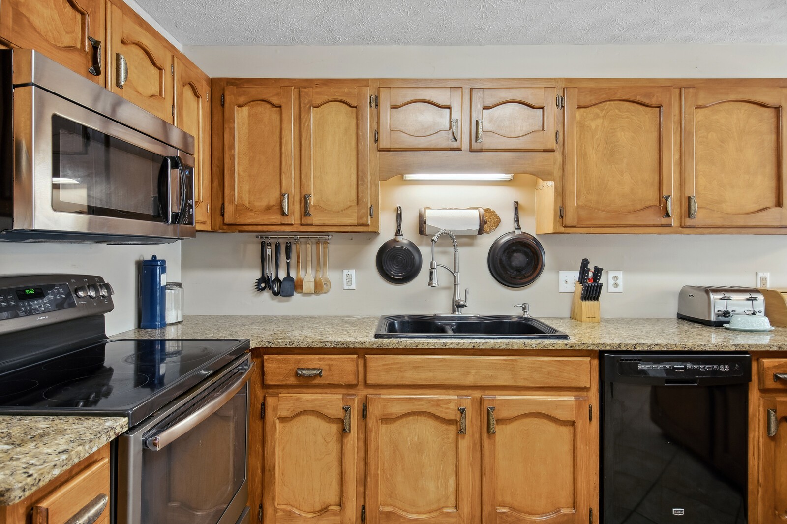 101 Griswold Ct