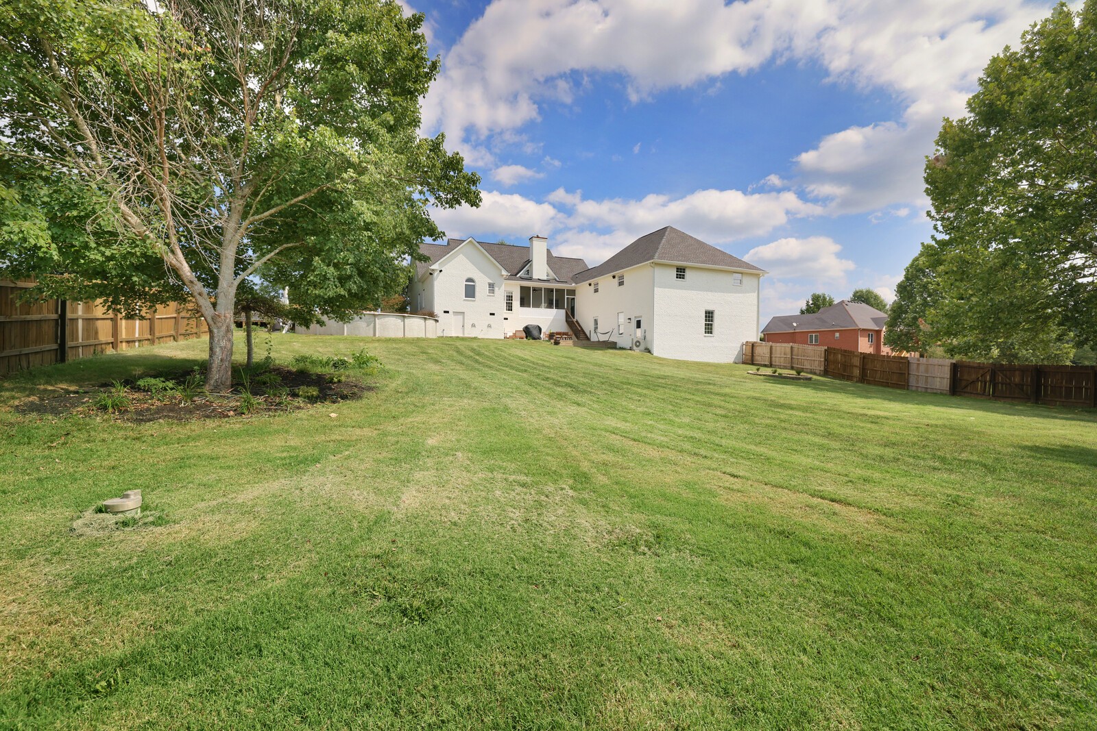 400 Leslie Way