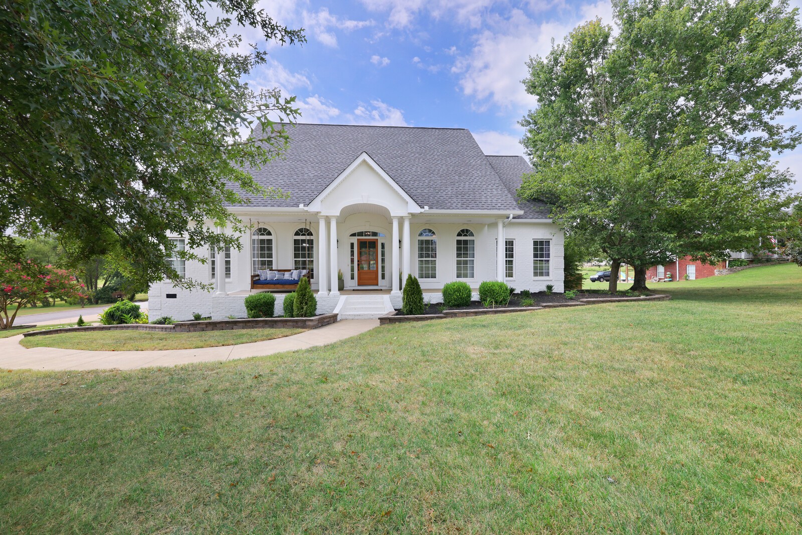 400 Leslie Way