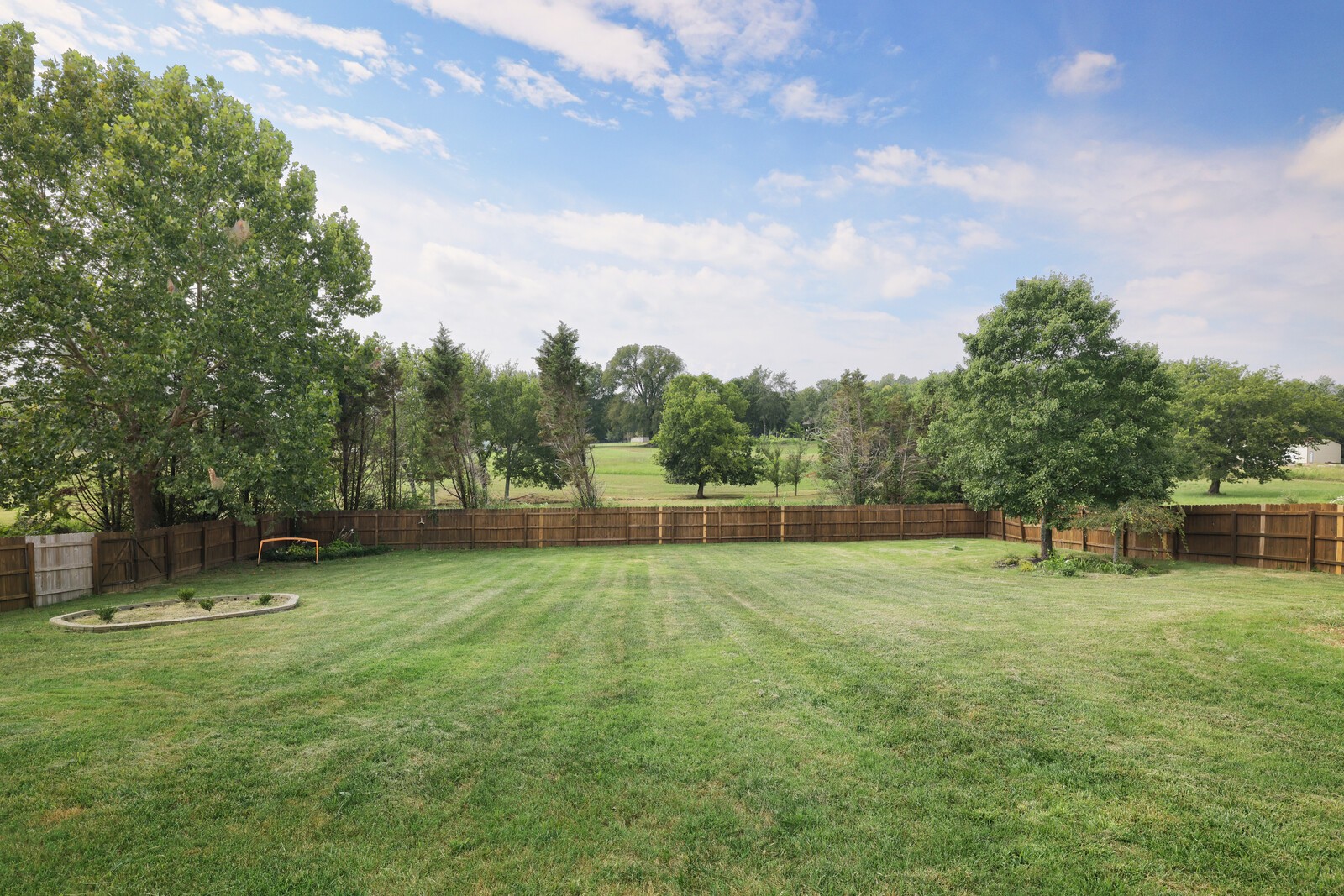 400 Leslie Way