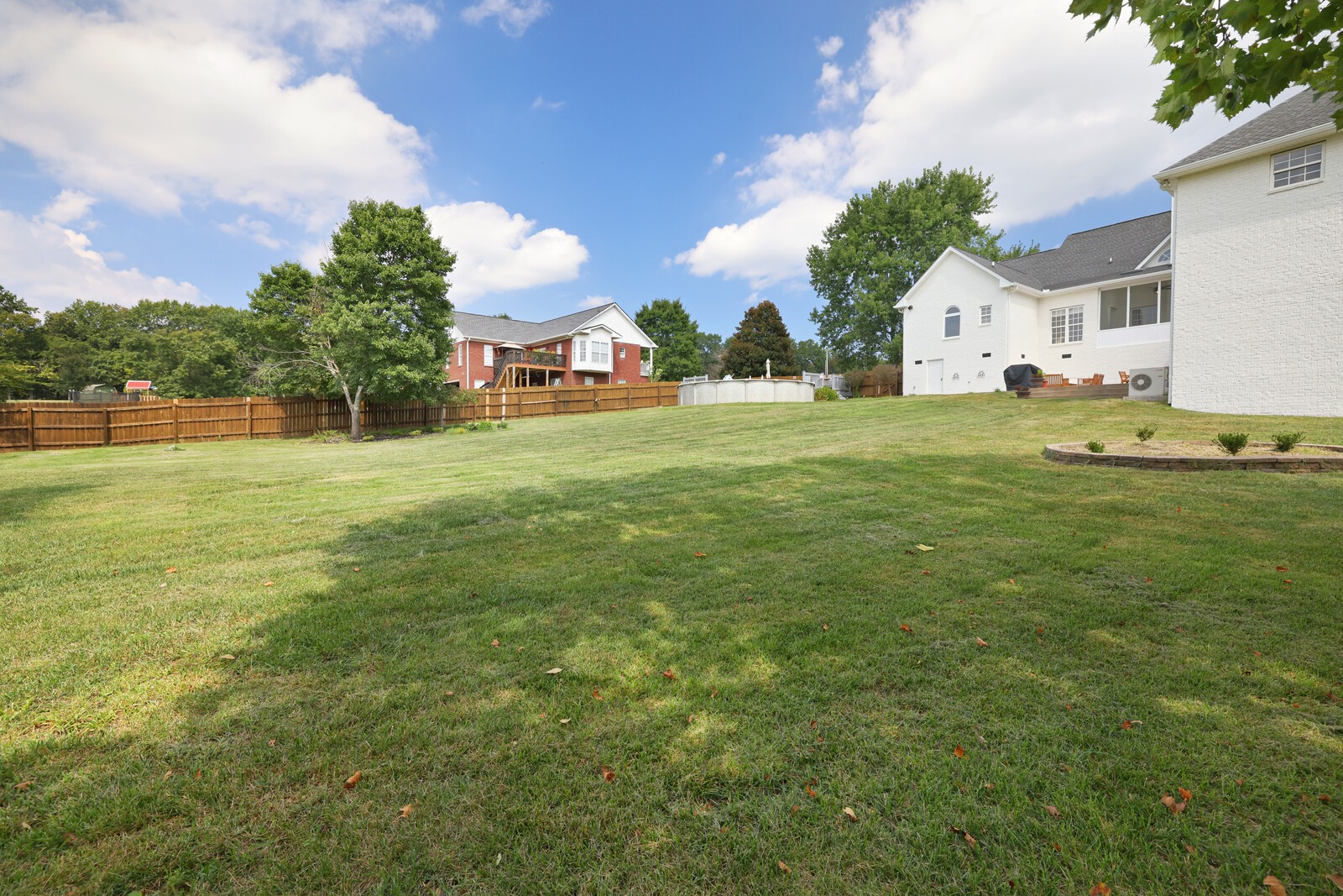 400 Leslie Way