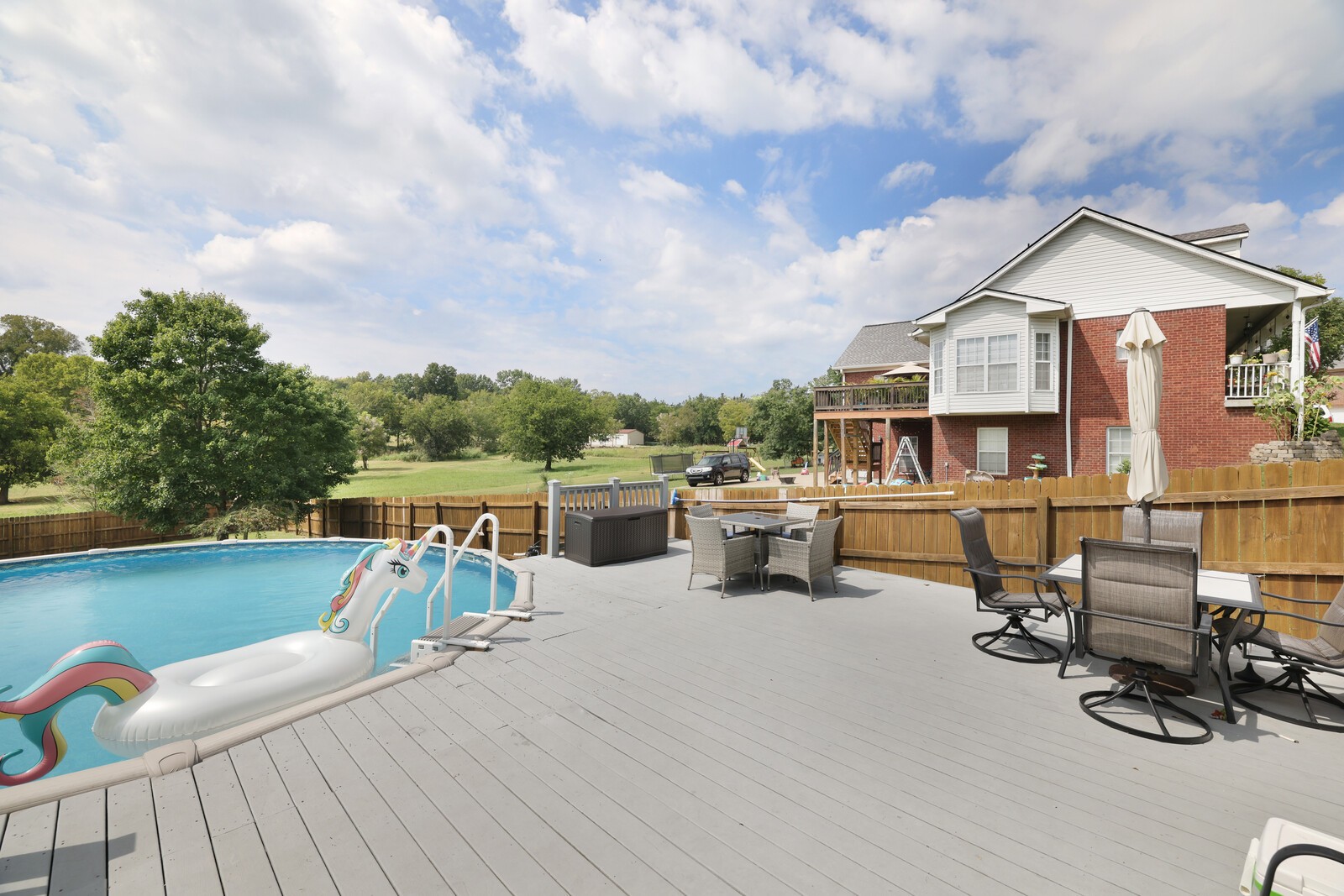 400 Leslie Way