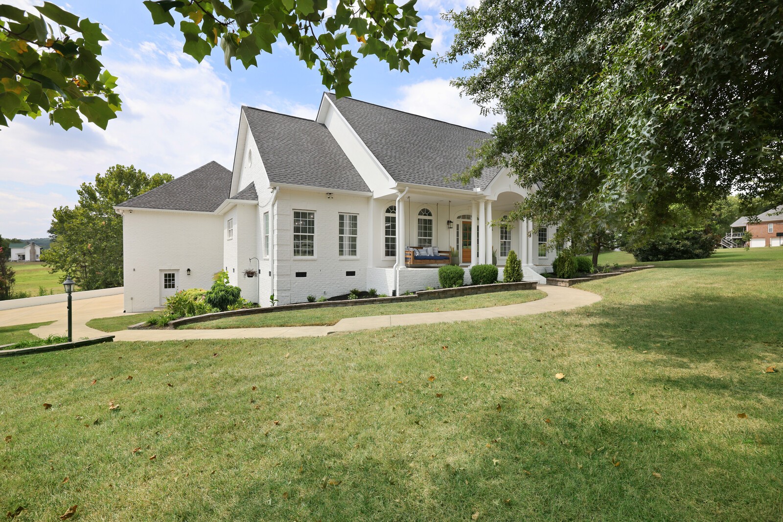 400 Leslie Way