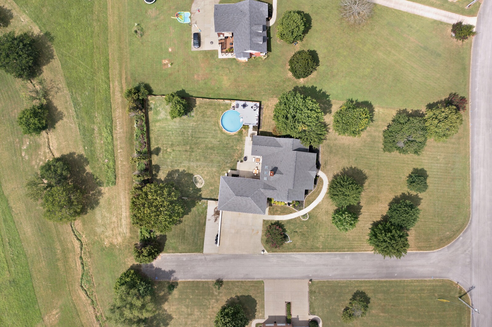 400 Leslie Way