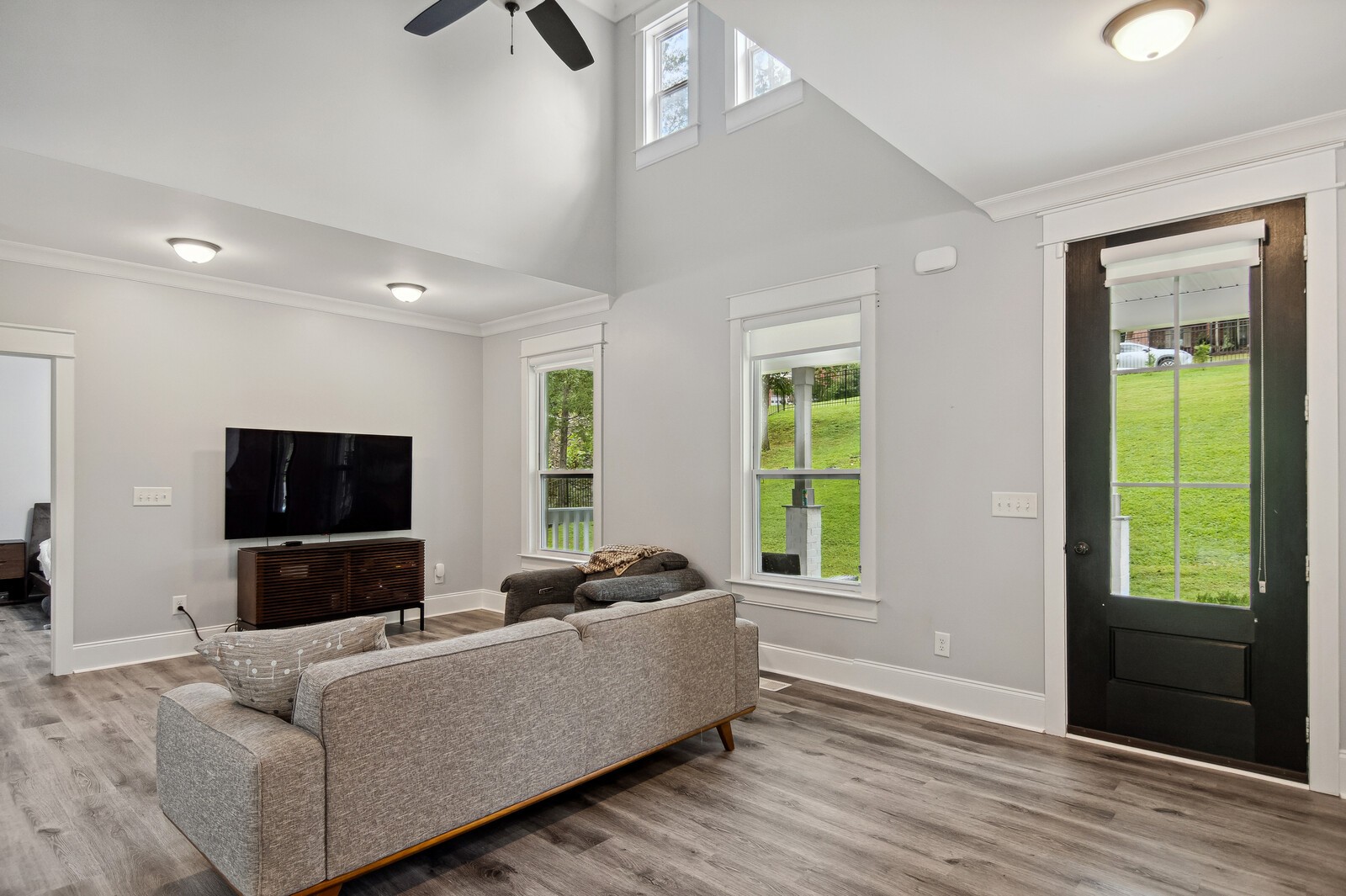 805 Oak Knoll Cir