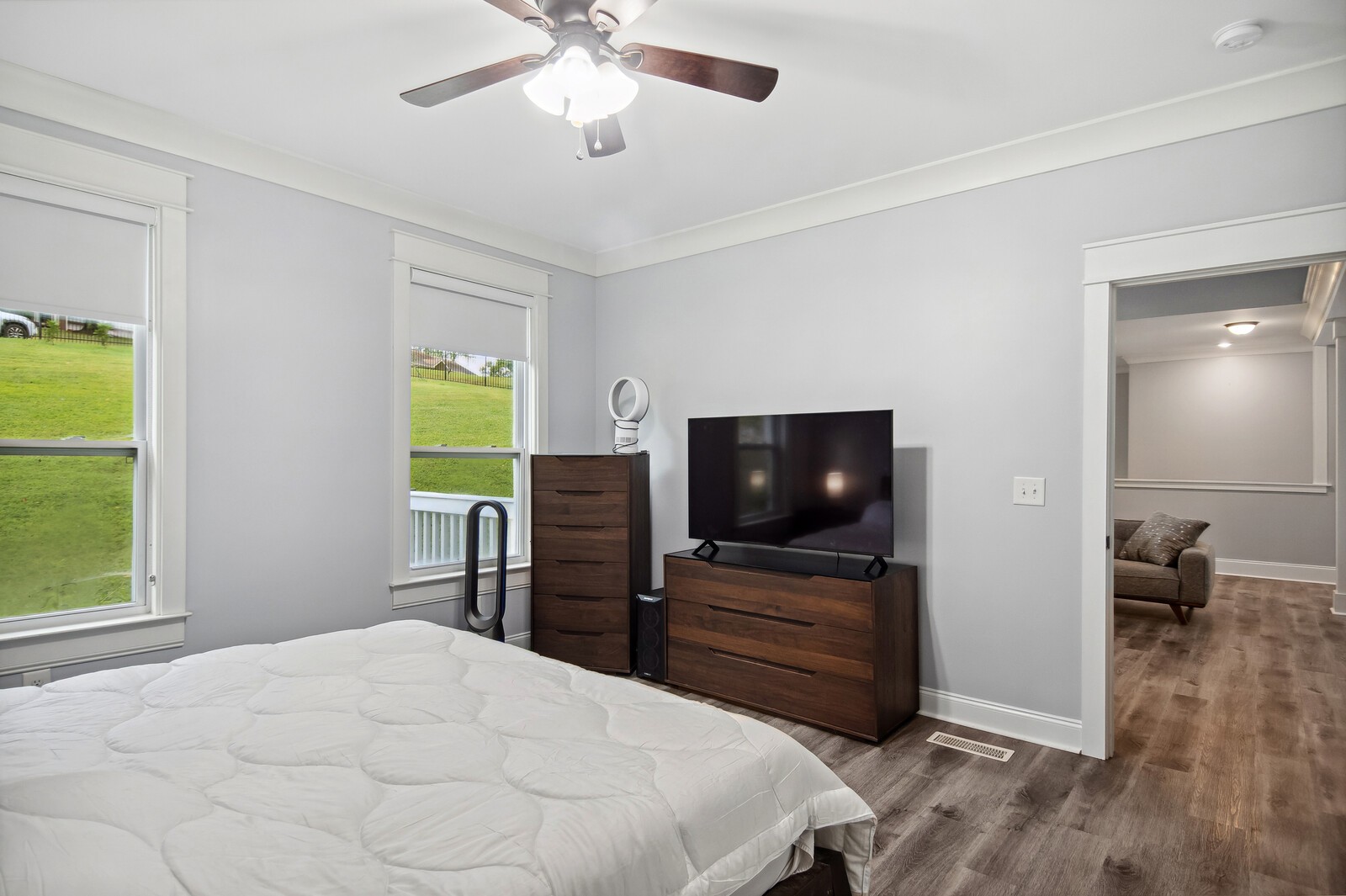 805 Oak Knoll Cir