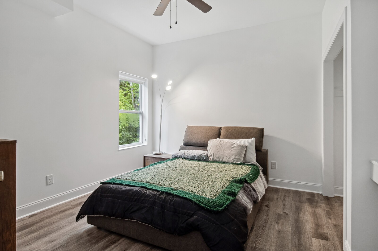 805 Oak Knoll Cir