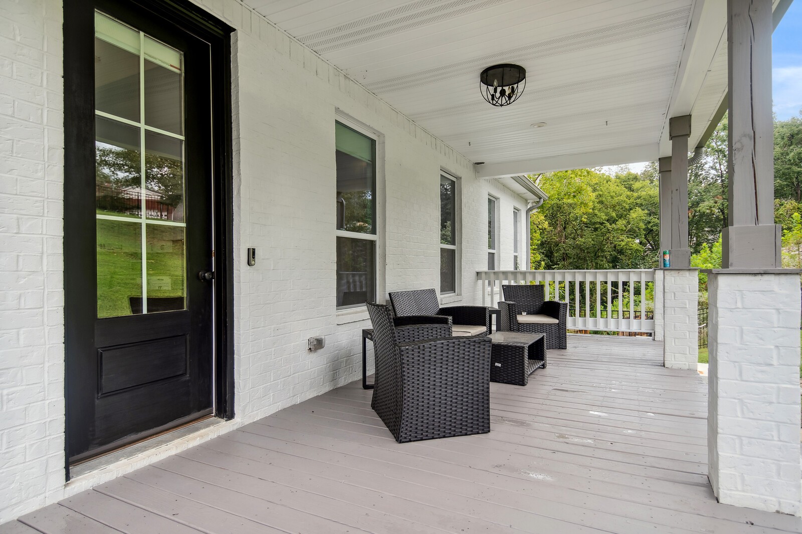 805 Oak Knoll Cir