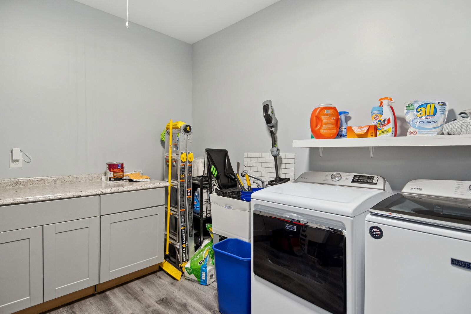 805 Oak Knoll Cir
