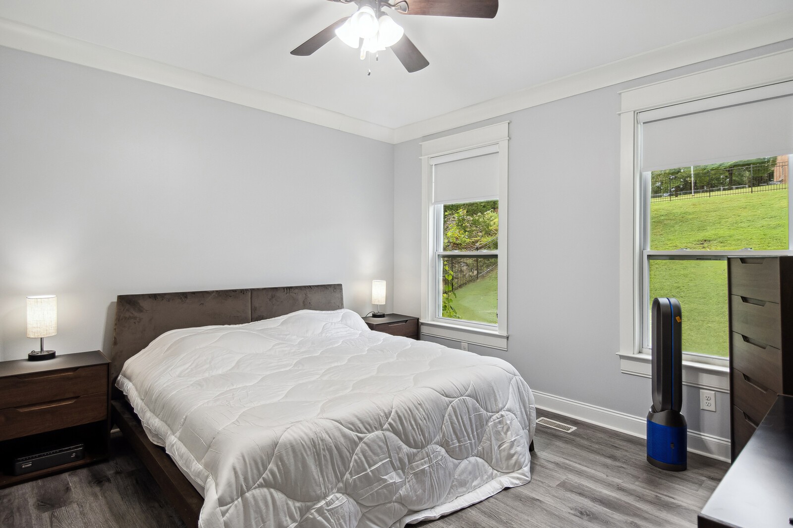 805 Oak Knoll Cir