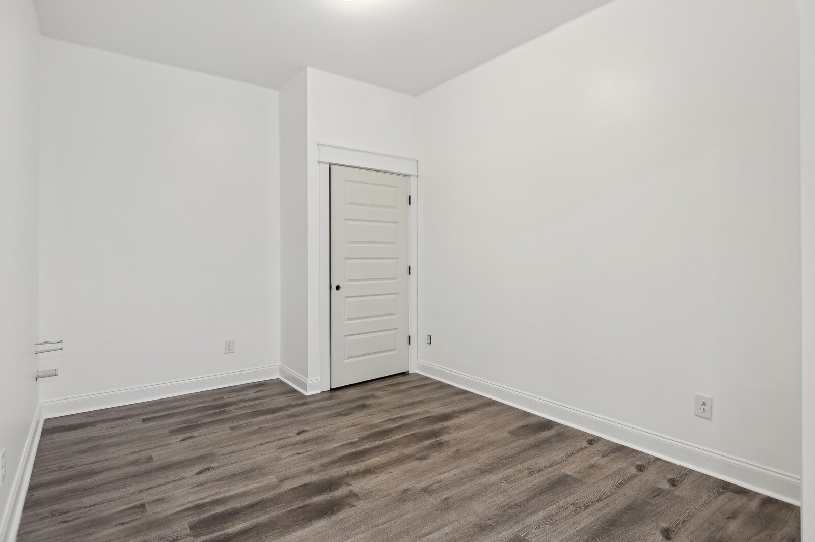 805 Oak Knoll Cir