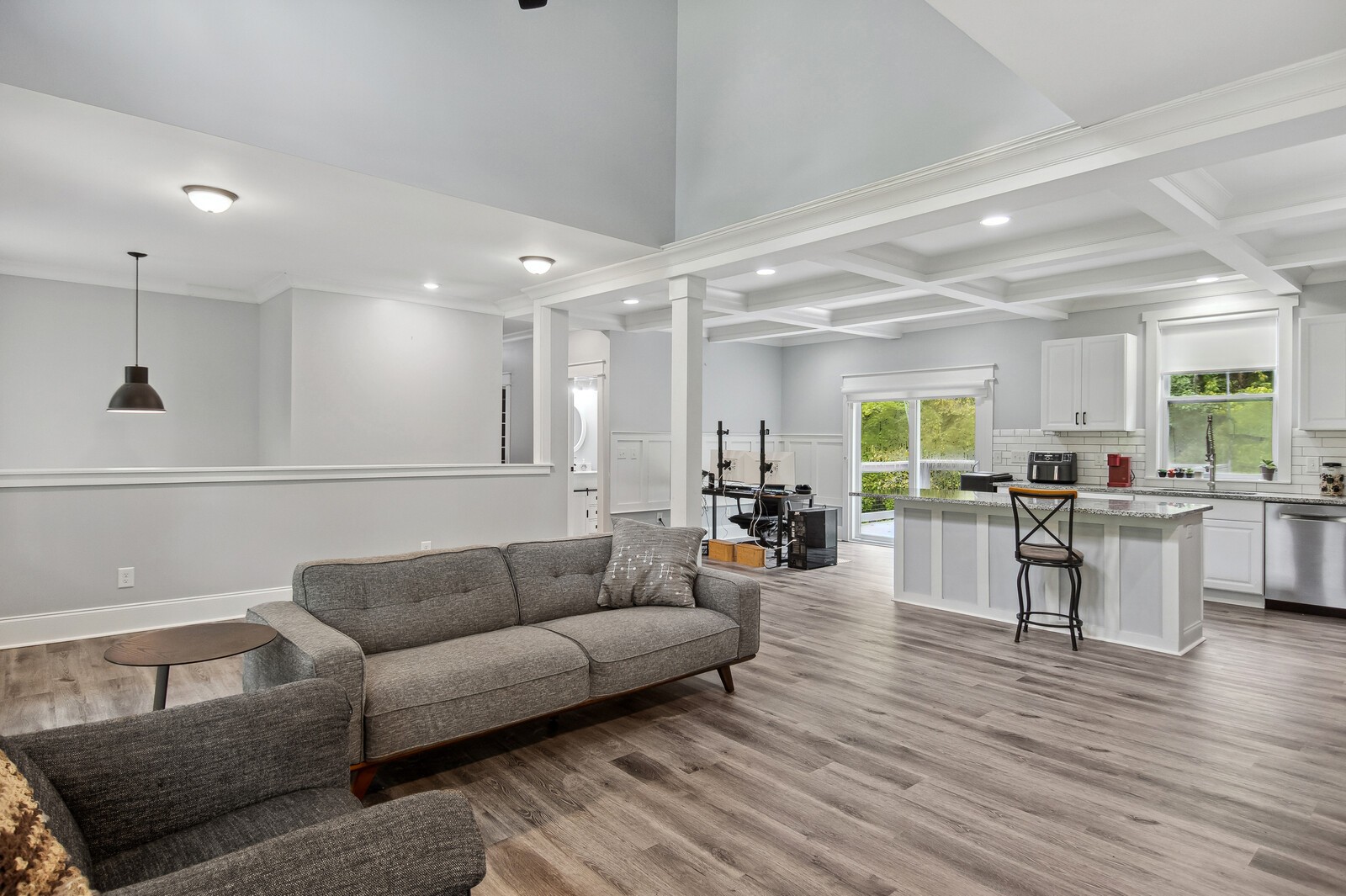 805 Oak Knoll Cir
