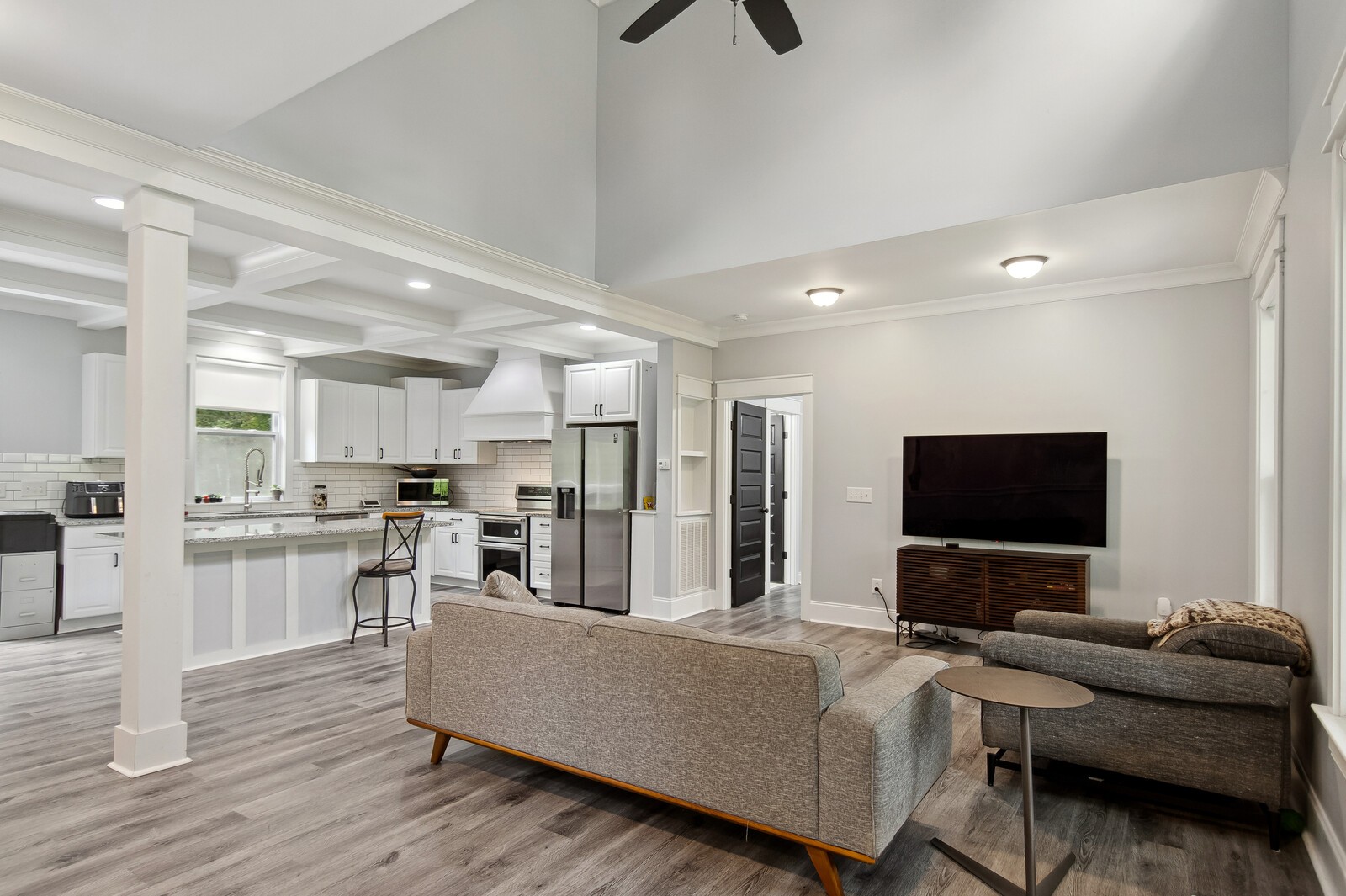 805 Oak Knoll Cir