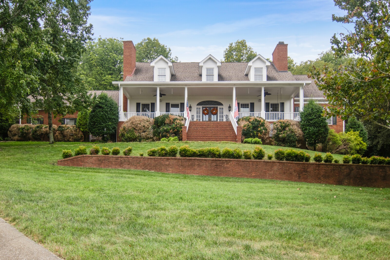 1233 Hitt Ln