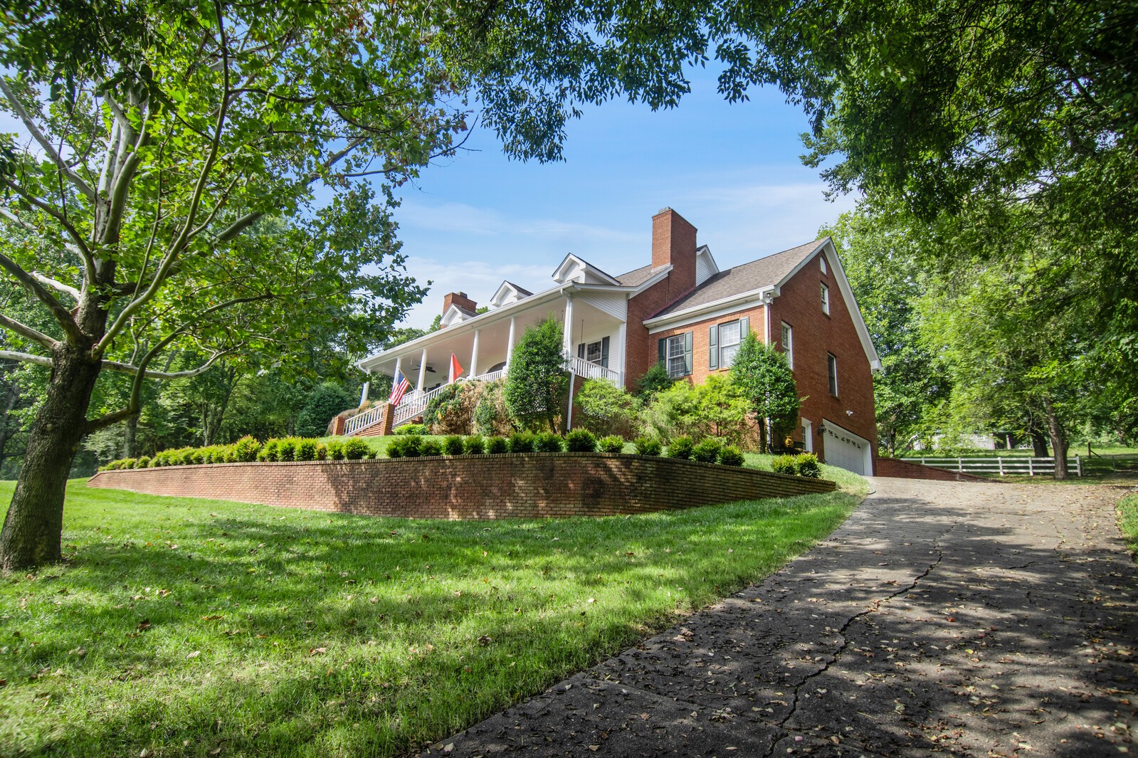 1233 Hitt Ln