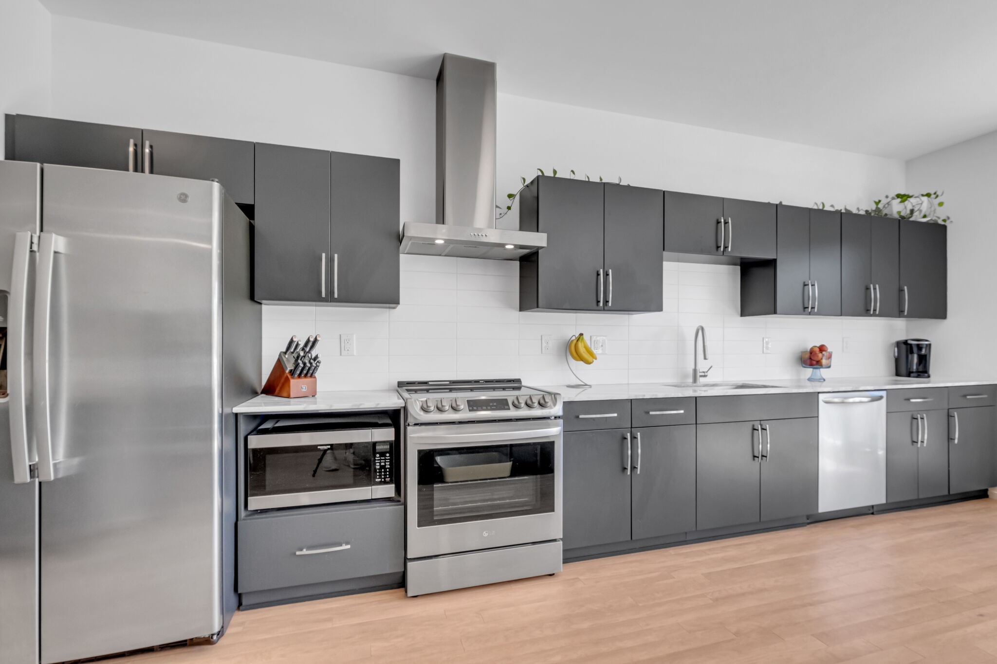 806 Olympic St Unit: 202