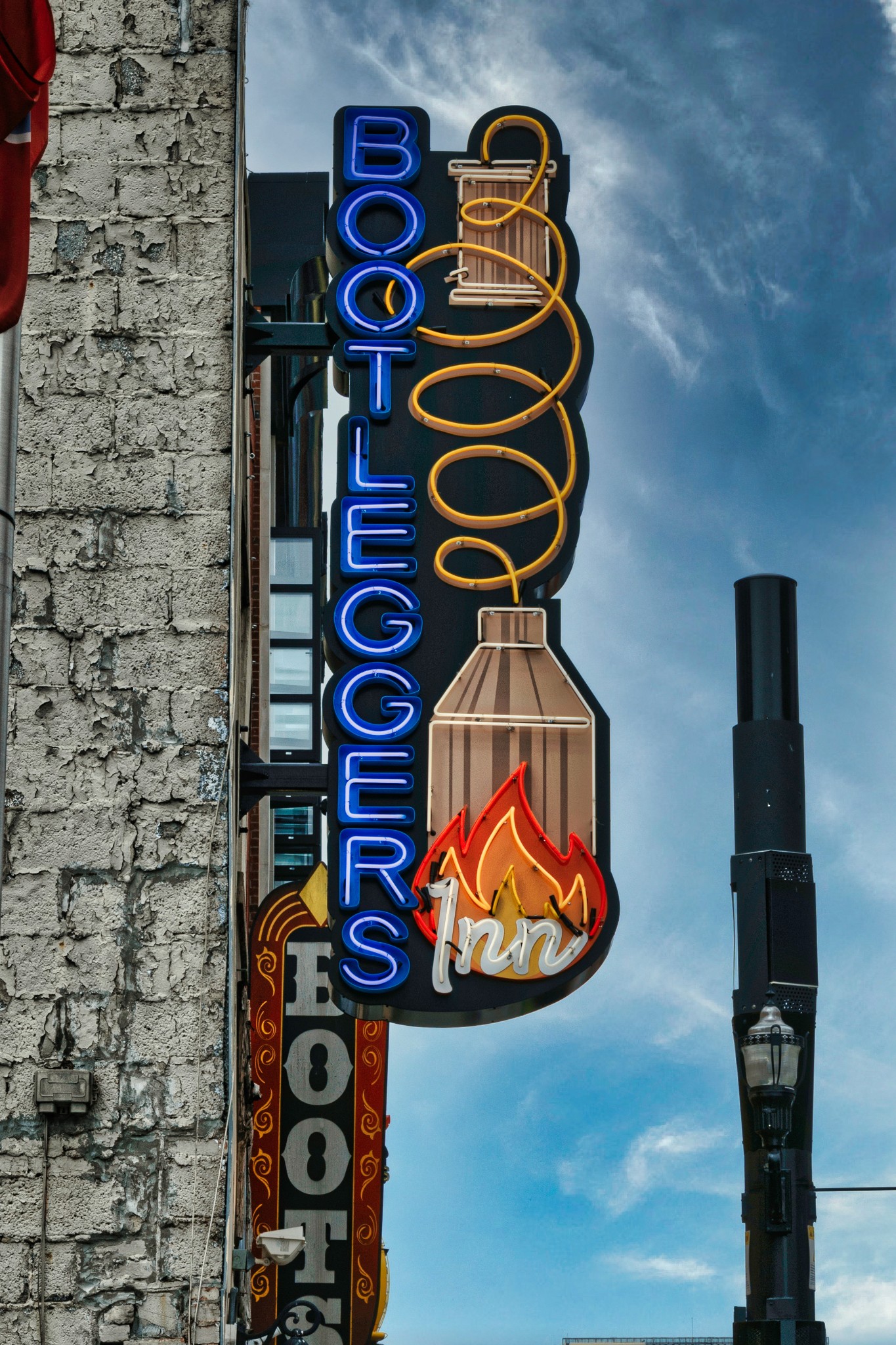 806 Olympic St Unit: 202