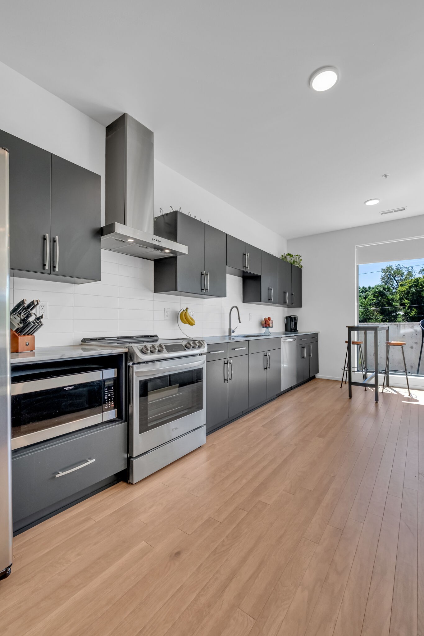 806 Olympic St Unit: 202