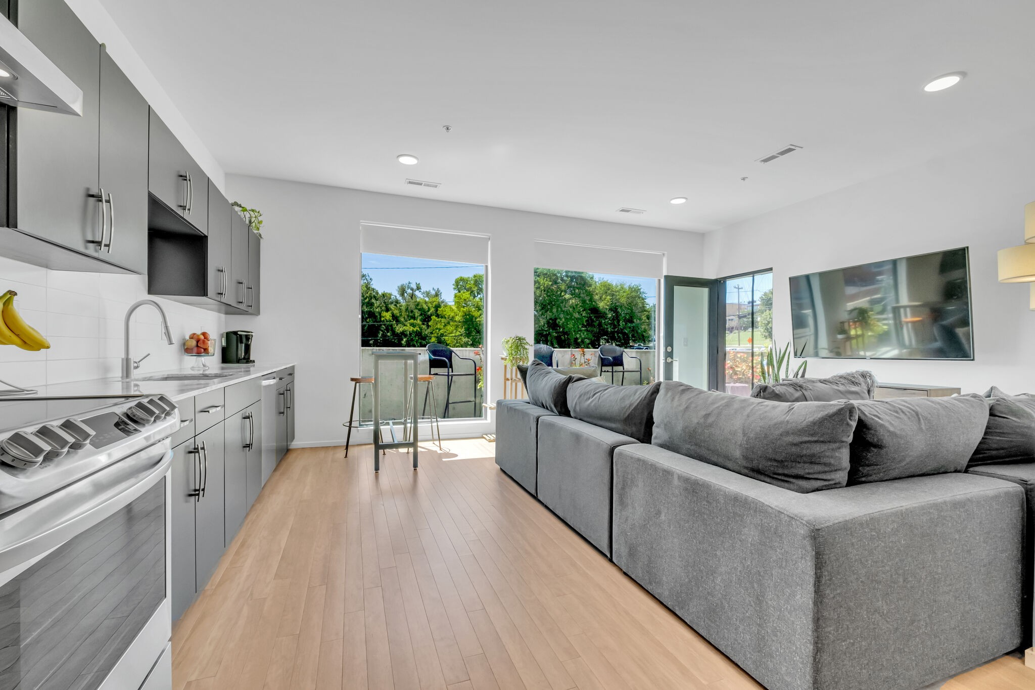 806 Olympic St Unit: 202