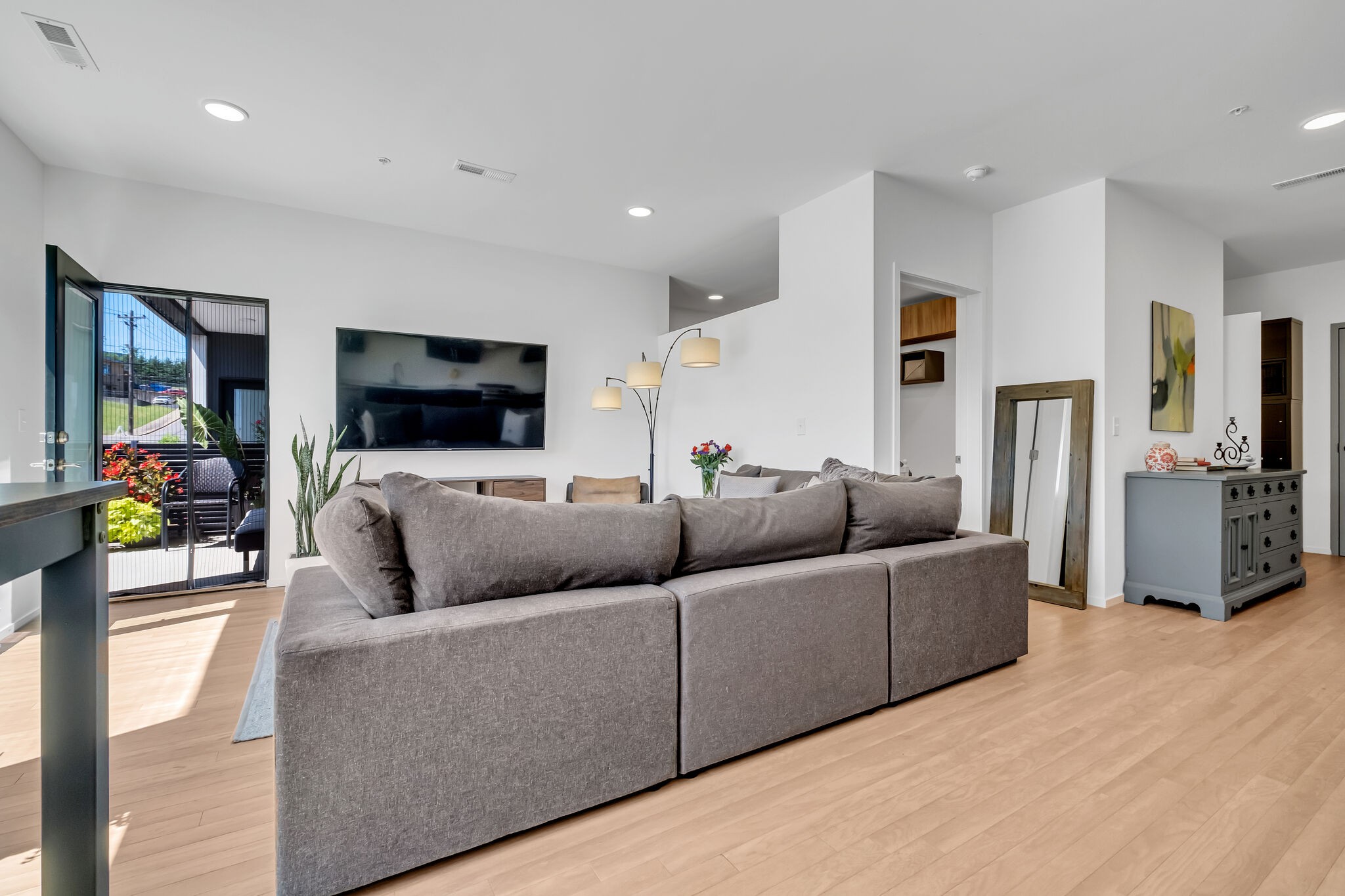 806 Olympic St Unit: 202