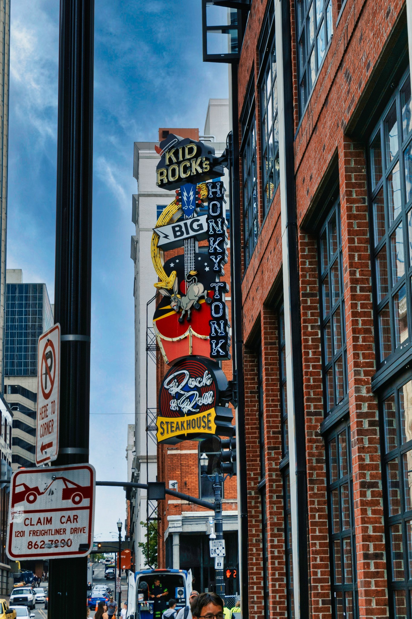 806 Olympic St Unit: 202