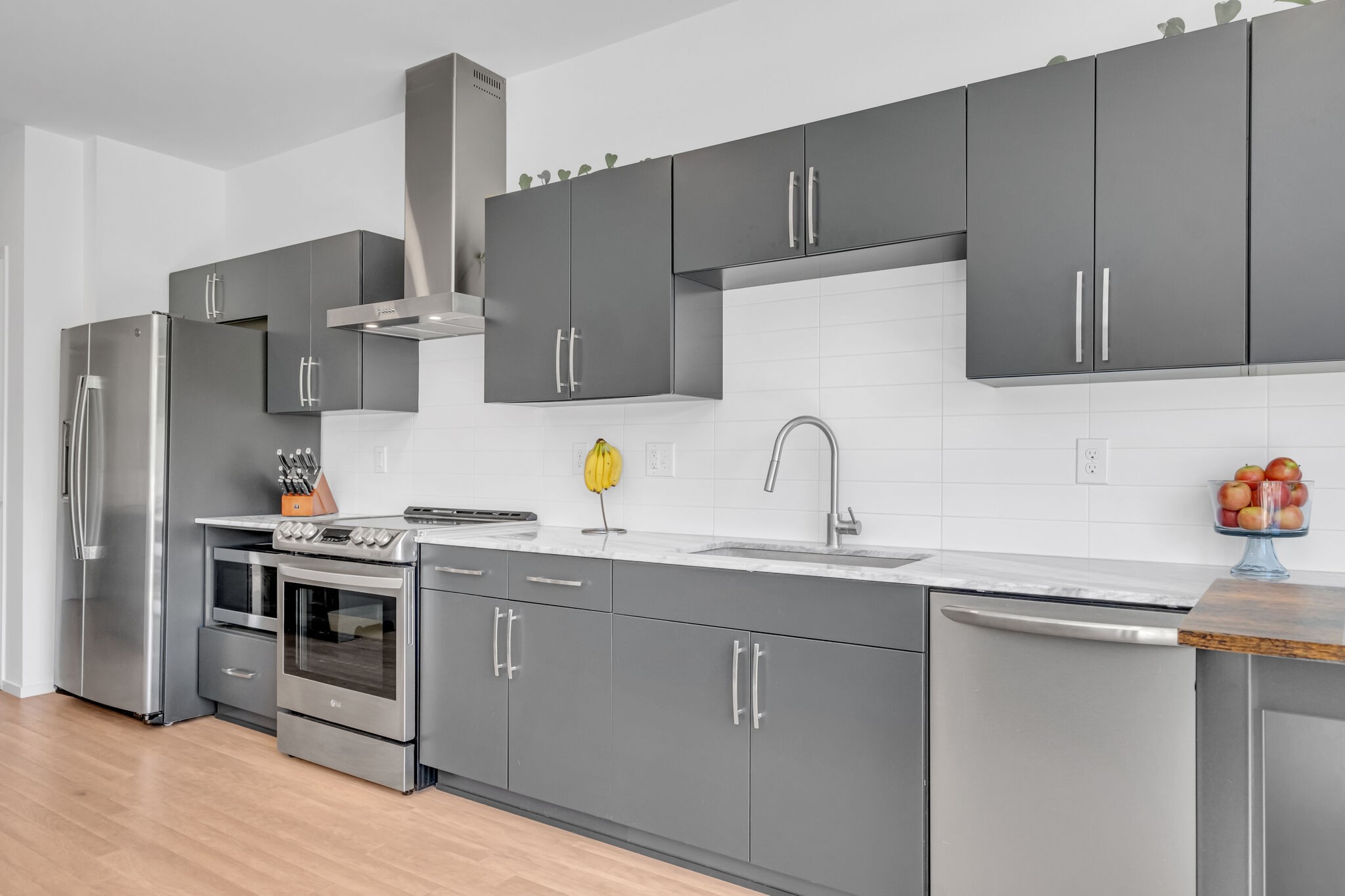 806 Olympic St Unit: 202