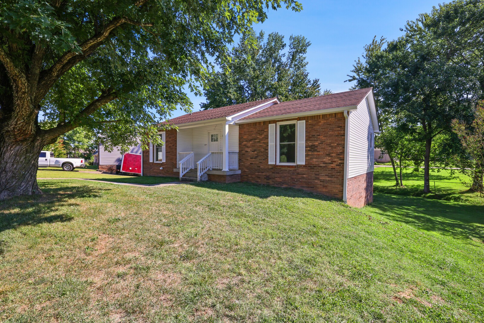 136 Cunningham Pl