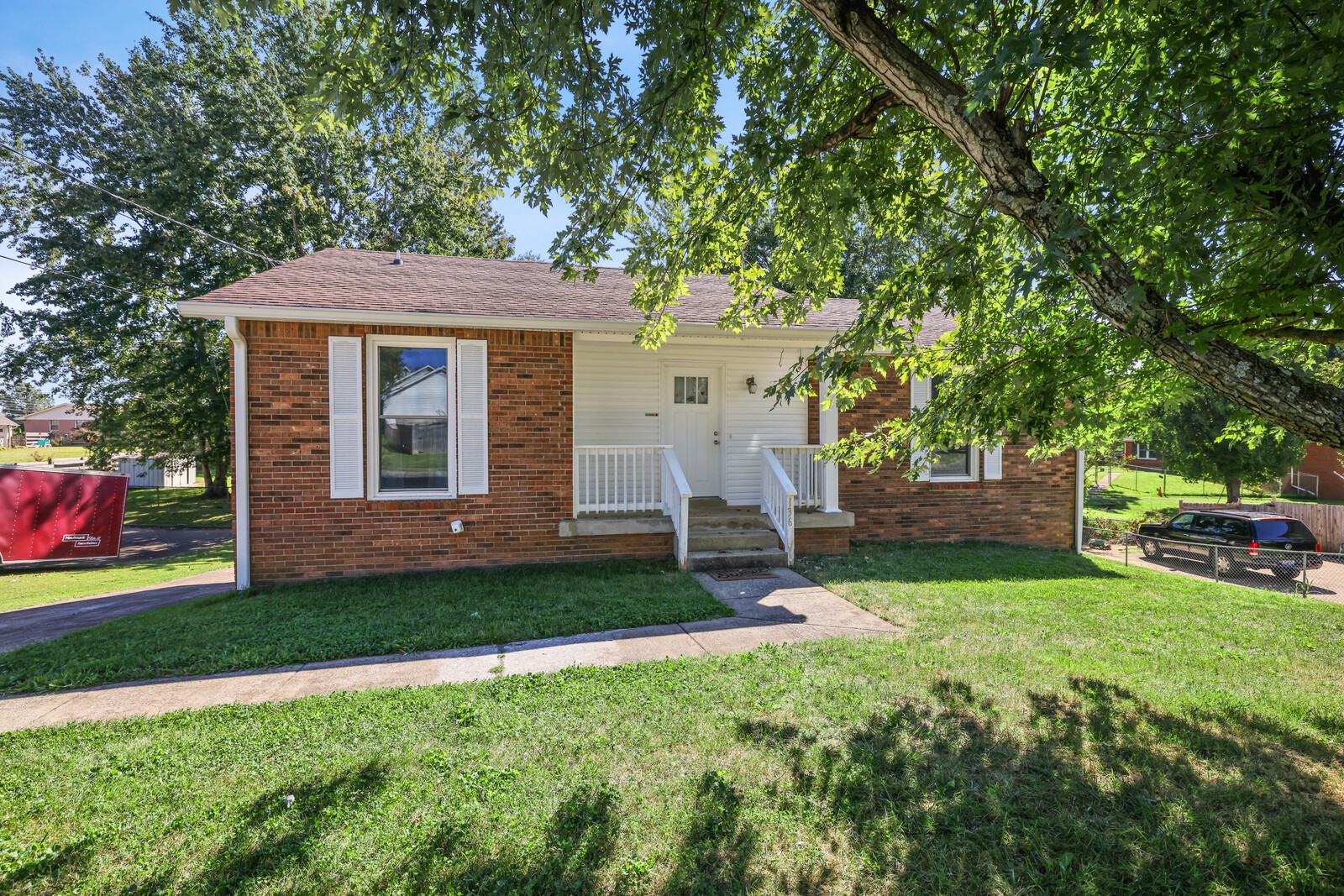 136 Cunningham Pl