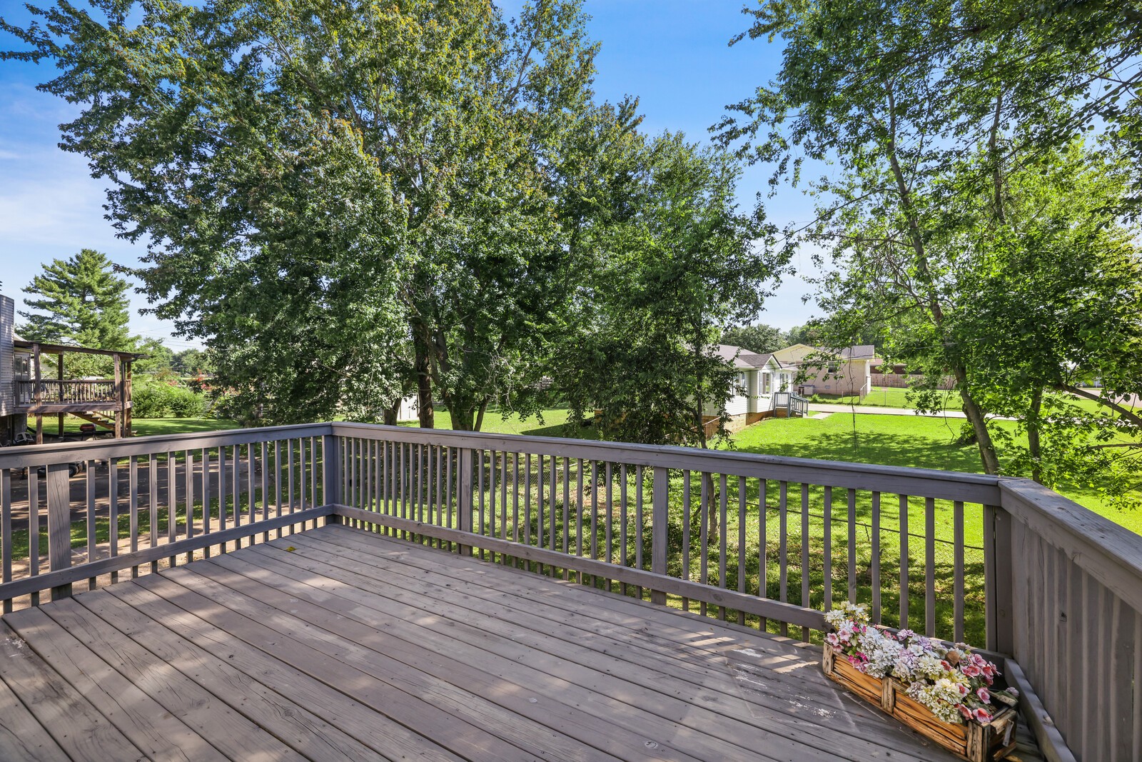 136 Cunningham Pl