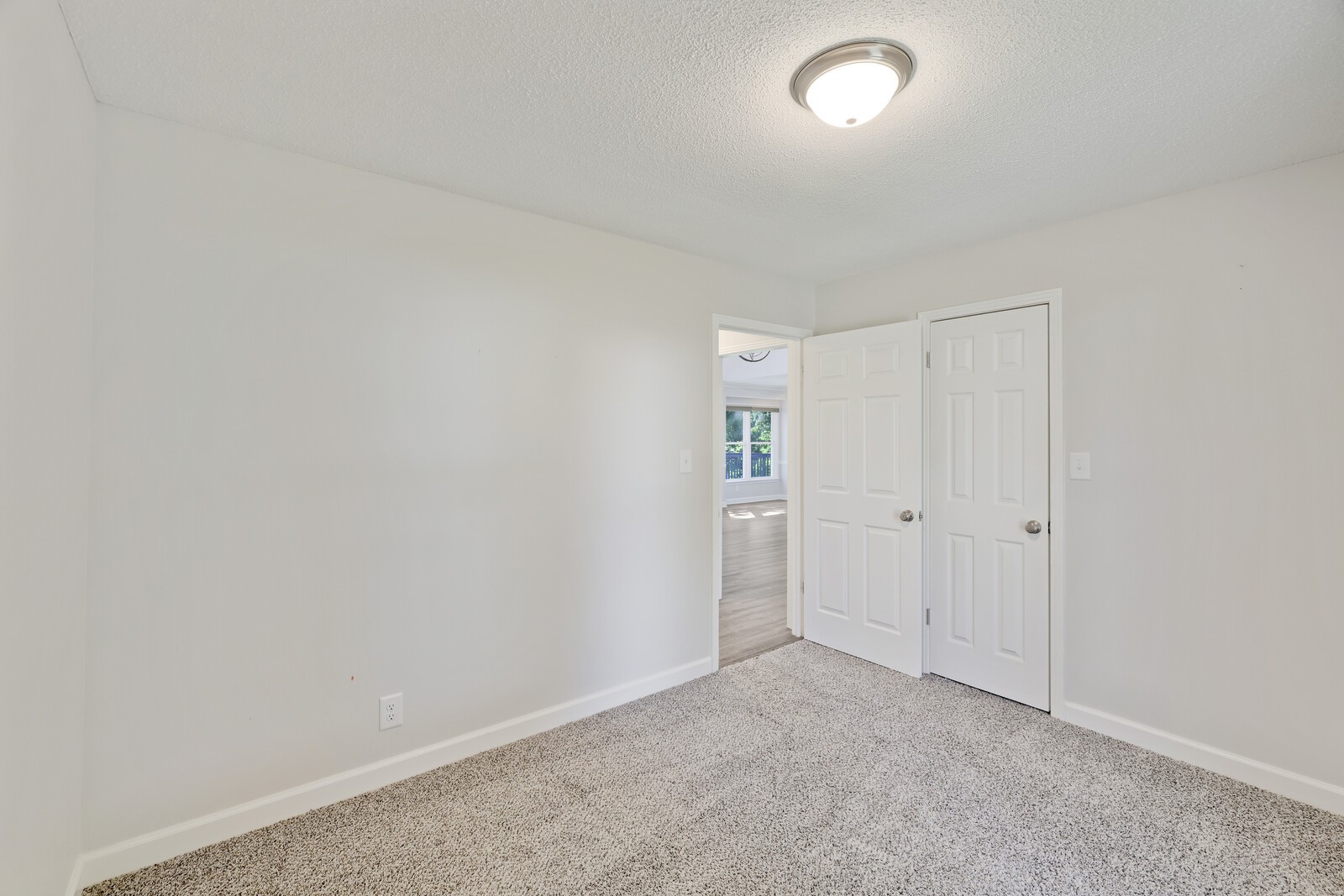 136 Cunningham Pl