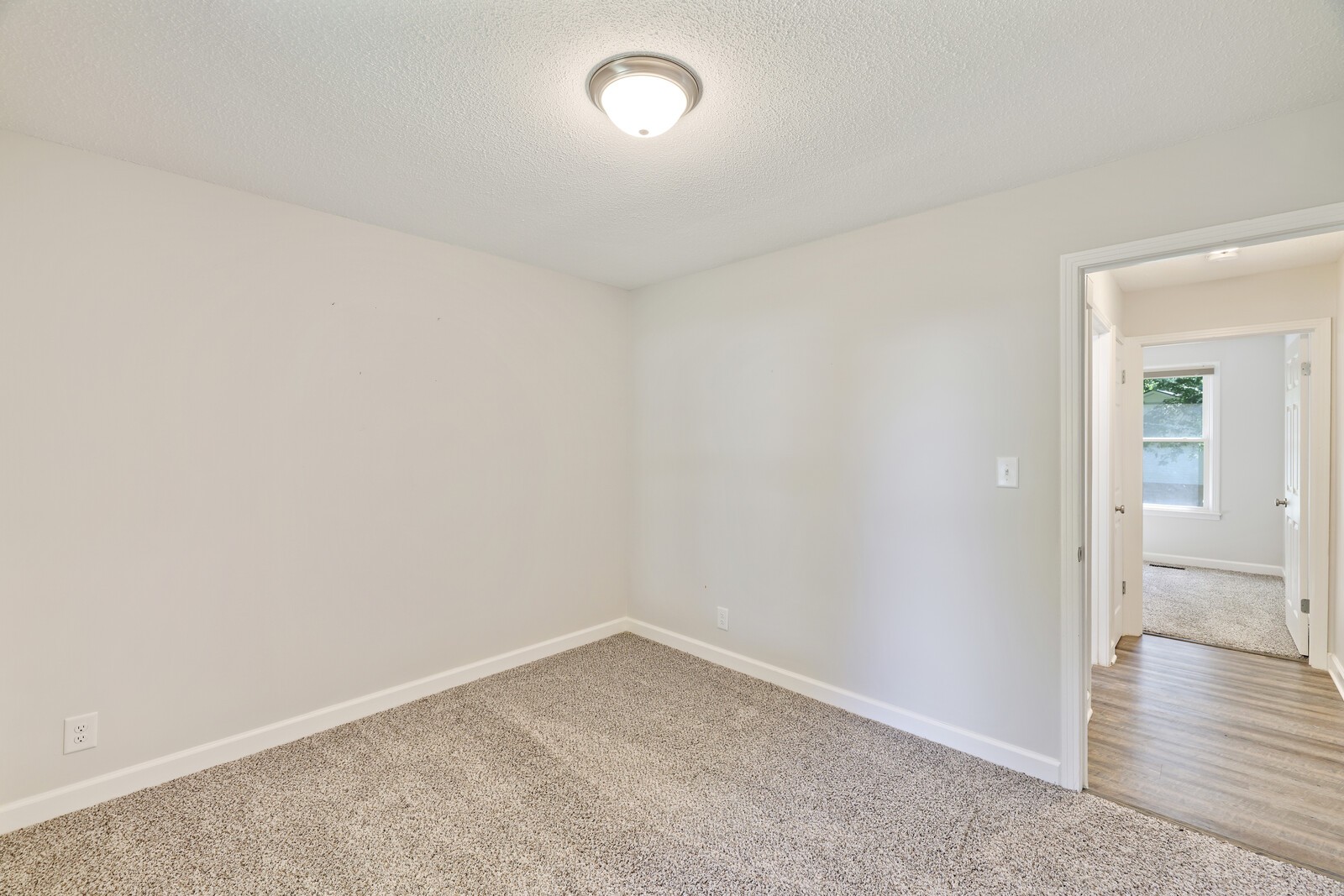 136 Cunningham Pl